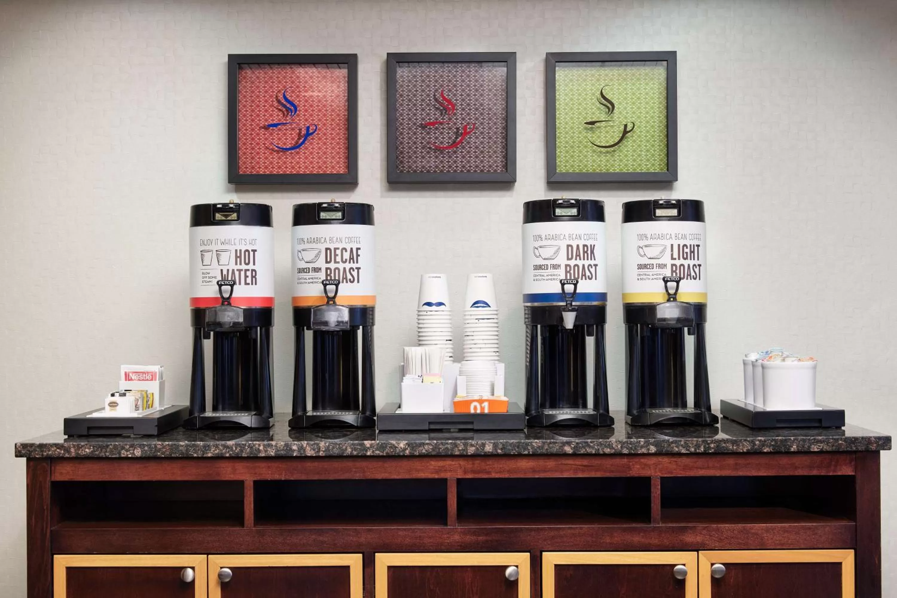 Property building in Hampton Inn Seymour