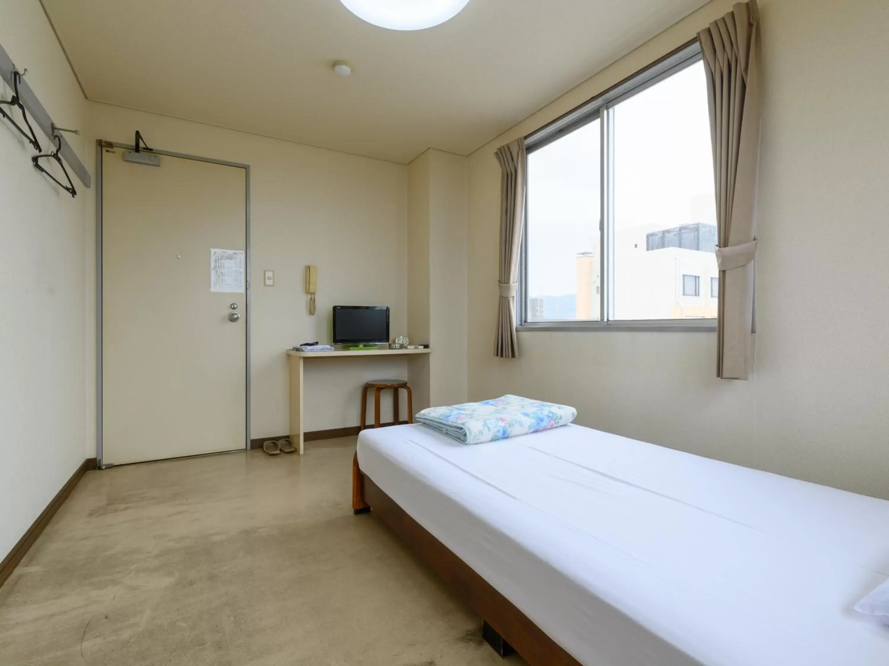 Single Room with Shared Bathroom - single occupancy - Smoking in Tabist Business Hotel Kaigansou Gamagori Single Room with Shared Bathroom - single occupancy - Smoking in Tabist Business Hotel Kaigansou Gamagori