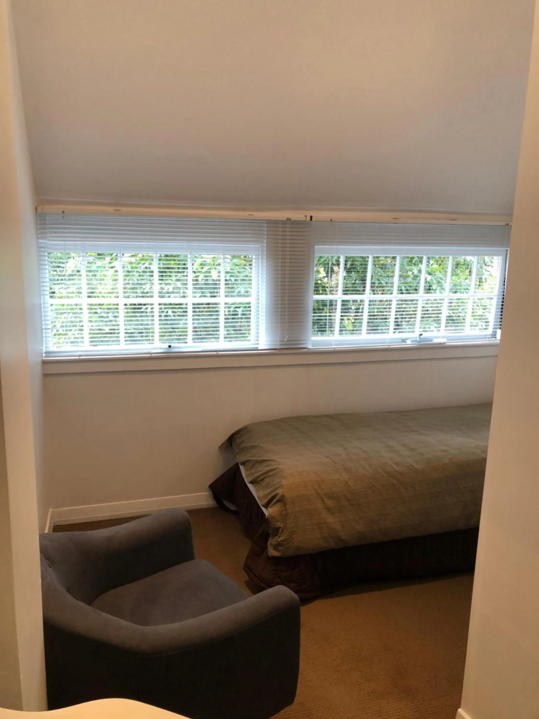 Seating area, Bed in Hotel 59 Sydney