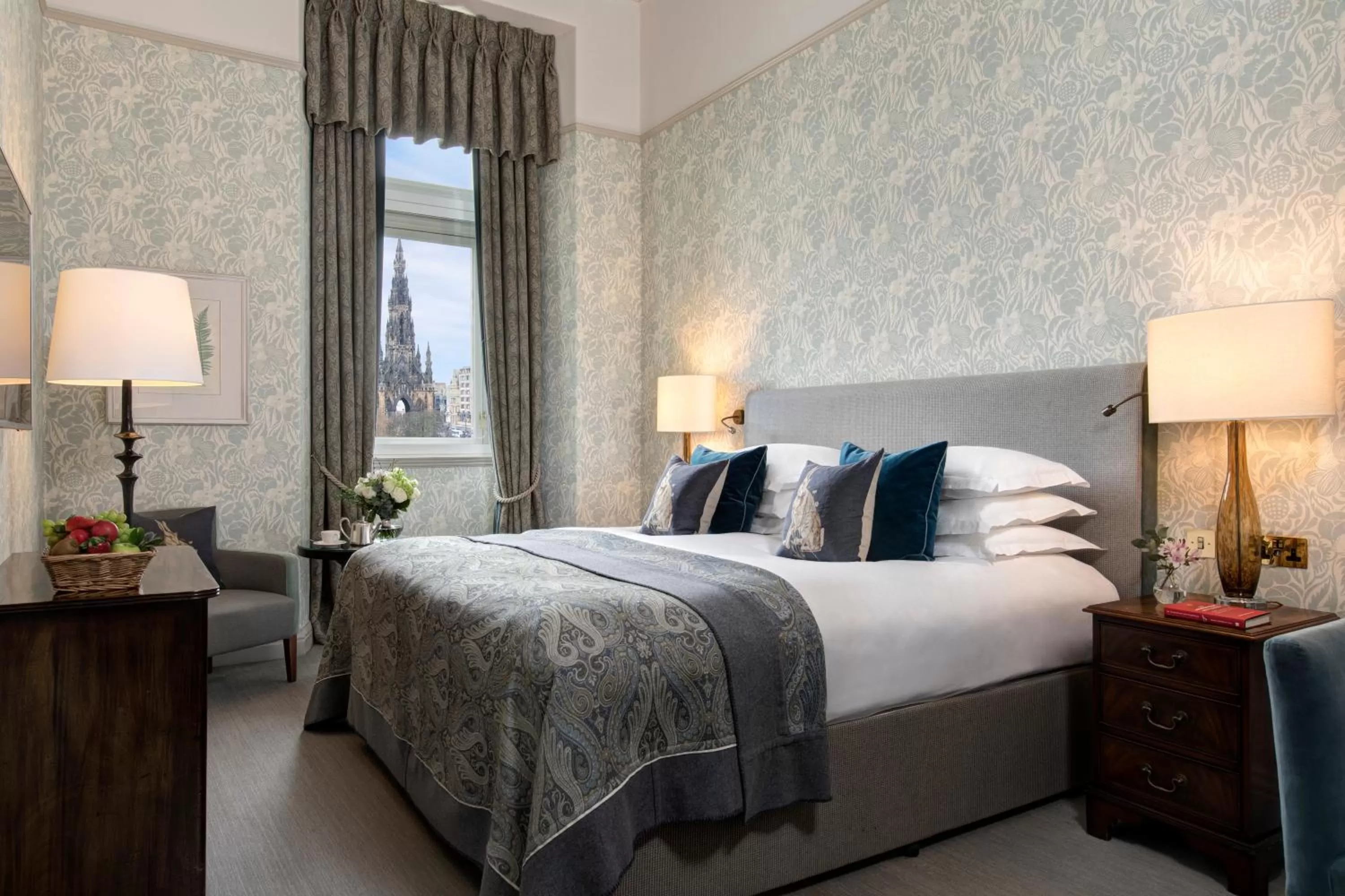 Bedroom, Bed in The Balmoral Hotel