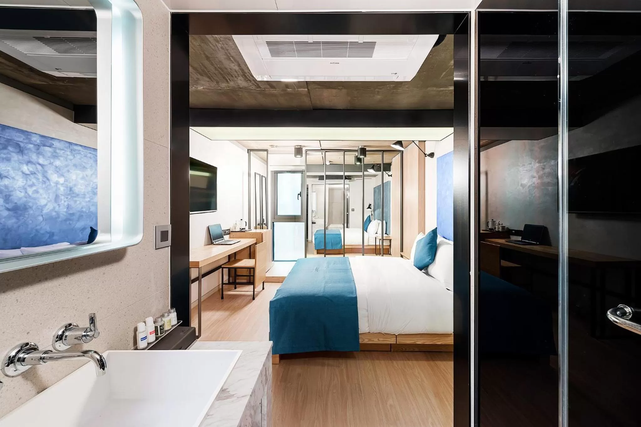 Bed in Delight Hotel Jamsil