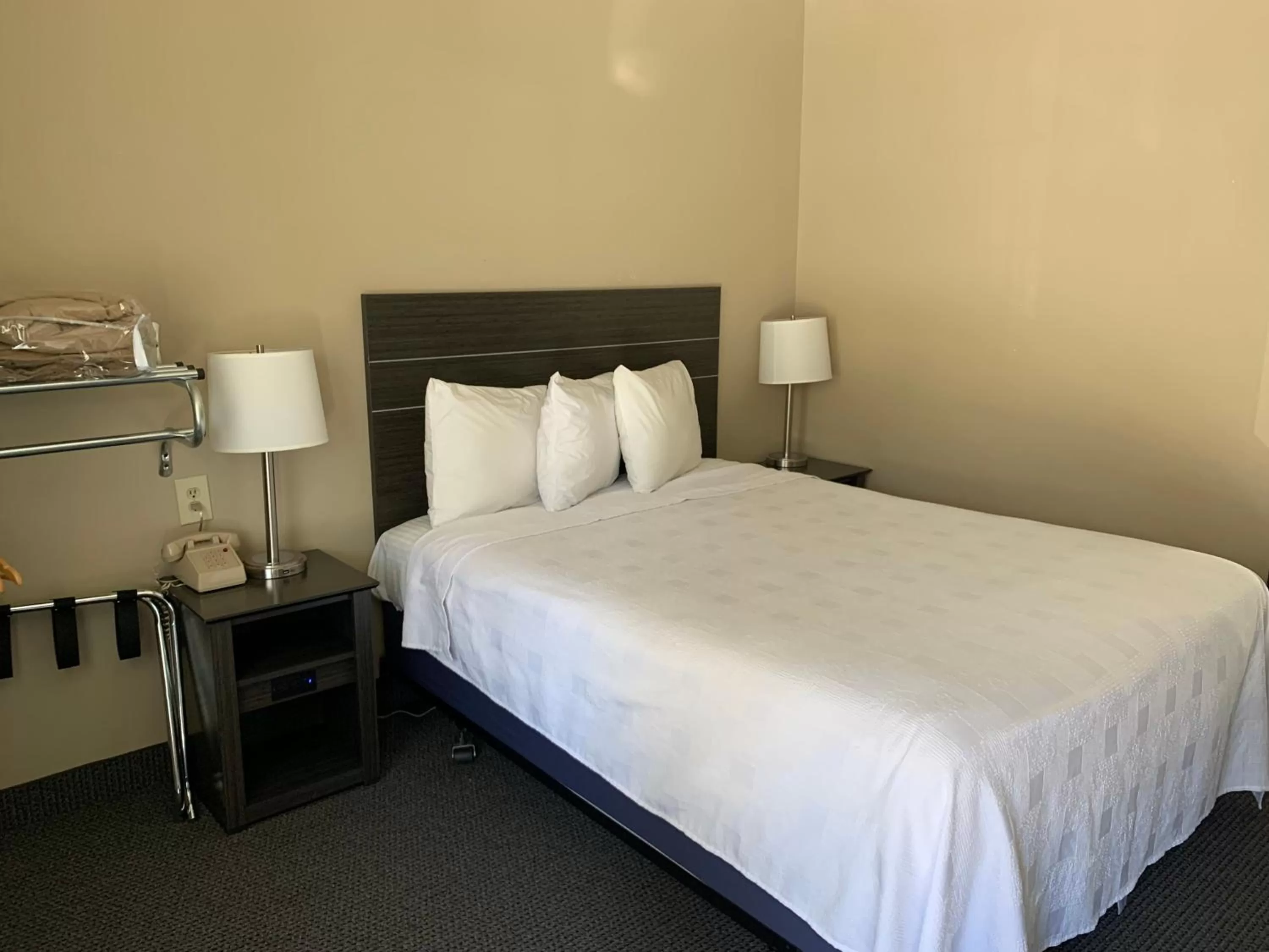 Bed in Black Jack Inn