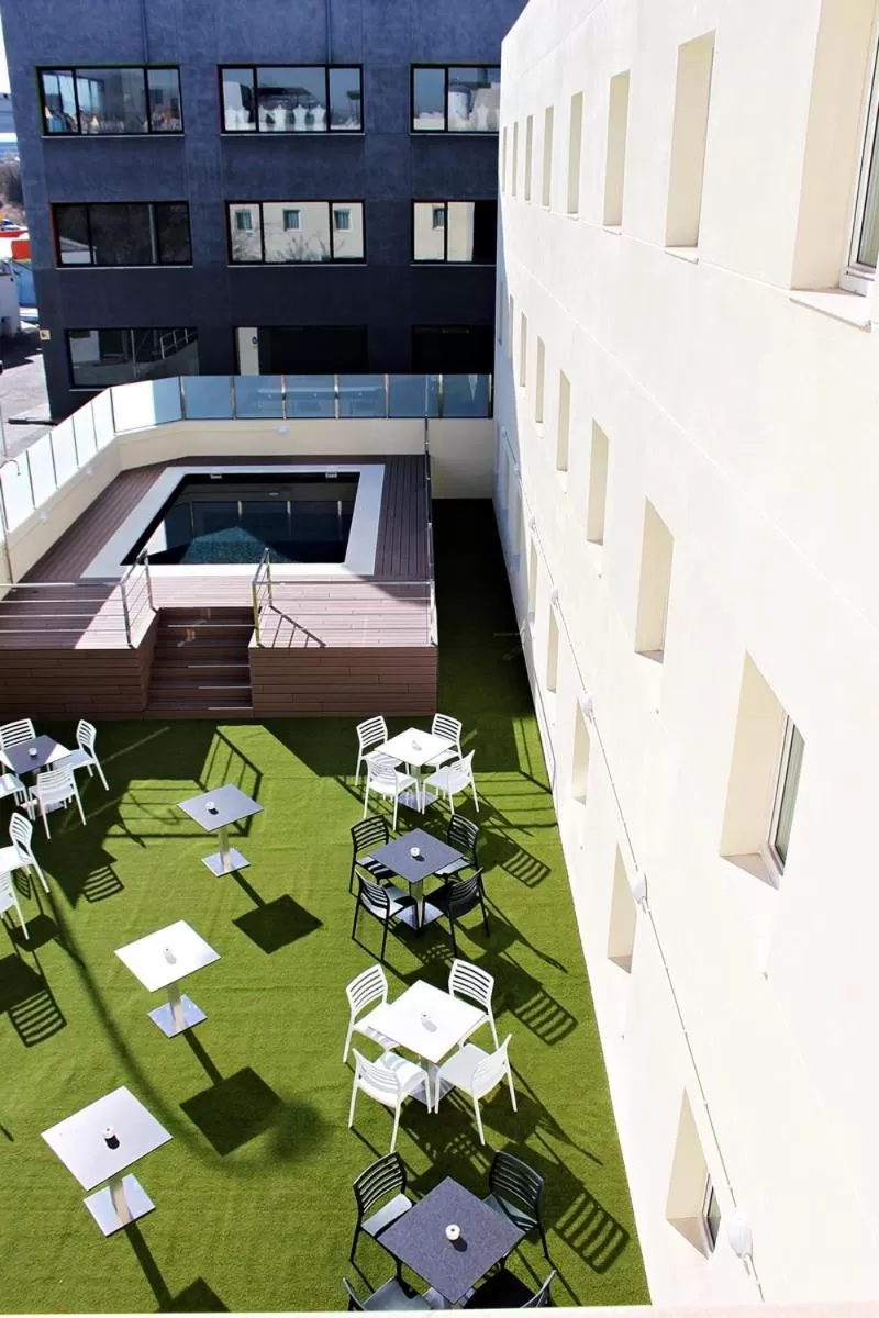 Swimming pool in Checkin Urban Nevada