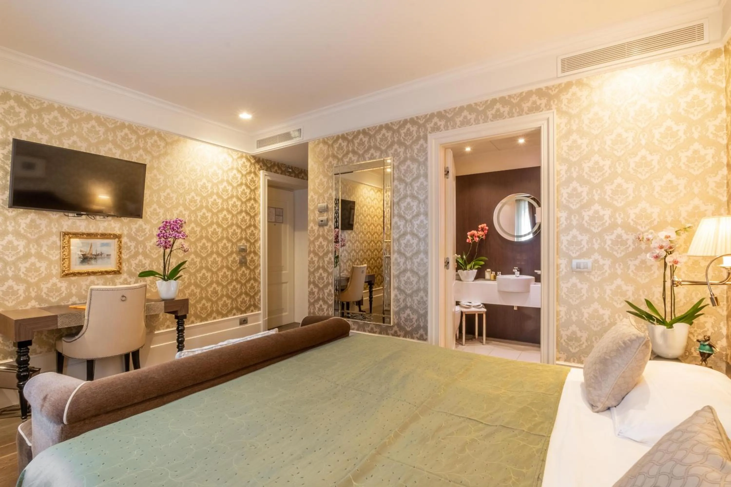 Bed in Hotel Moresco