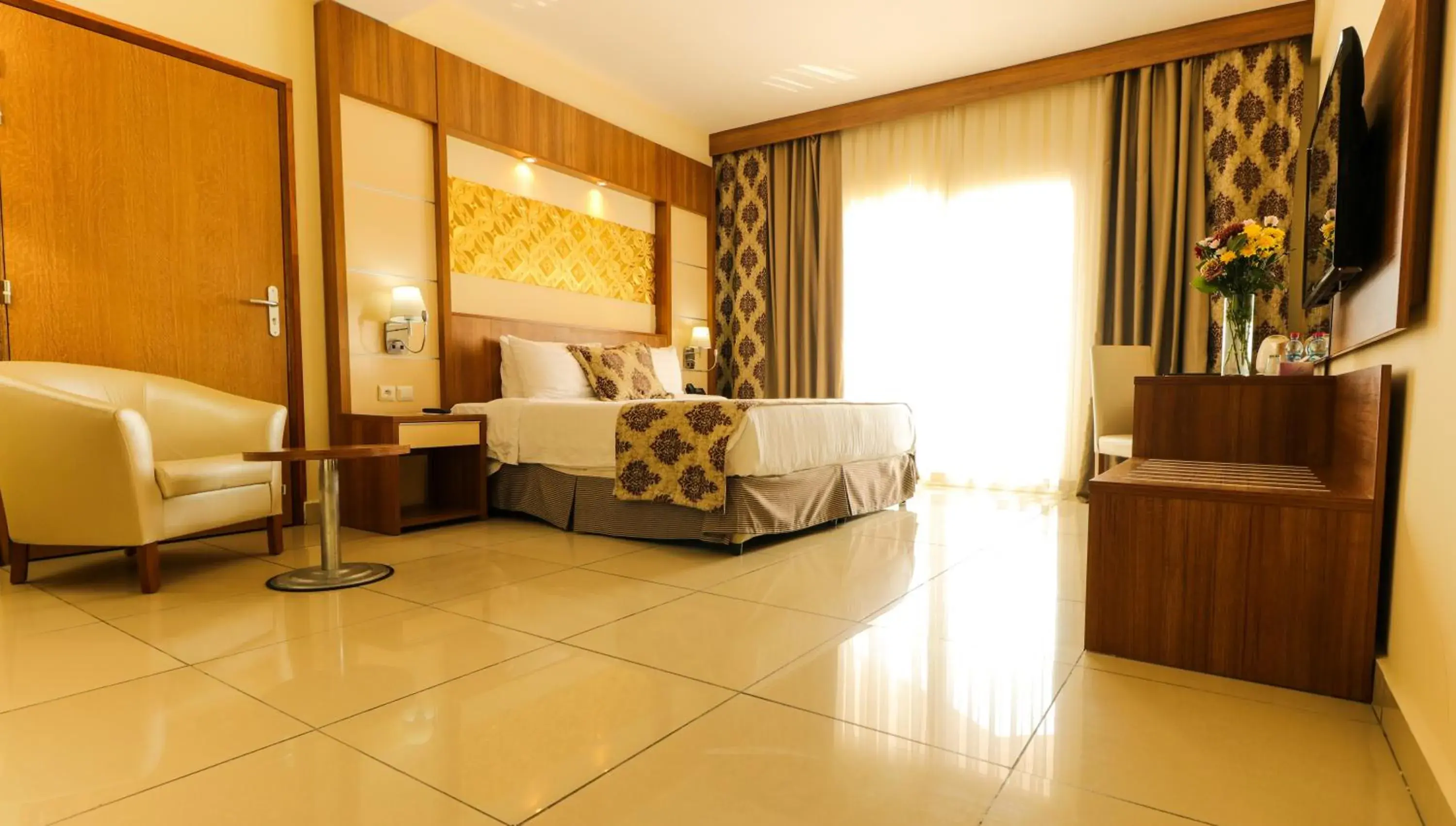 Deluxe Double Room with Balcony - single occupancy in Atlantic Hotel Deluxe Double Room with Balcony - single occupancy in Atlantic Hotel