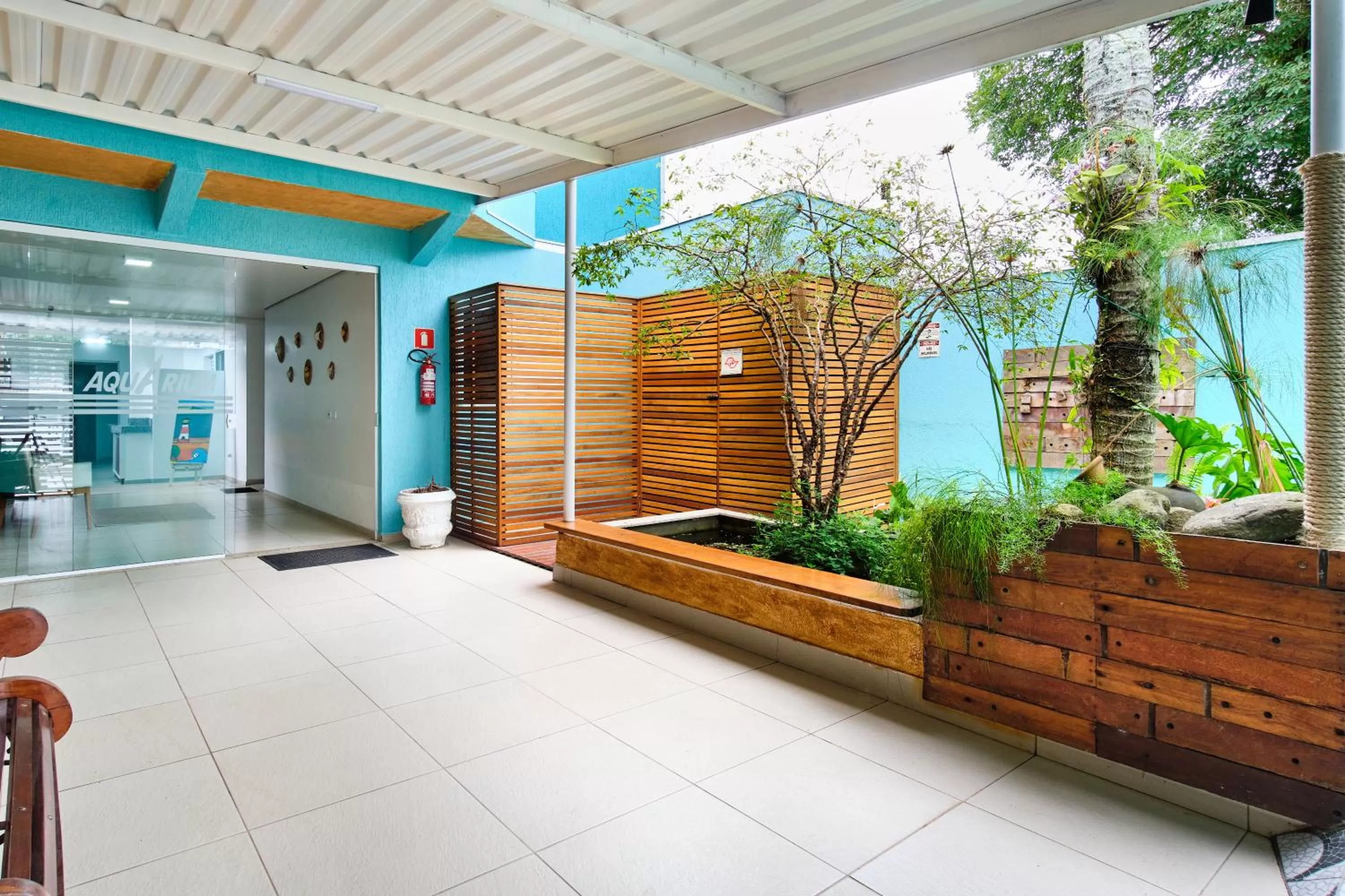 Facade/entrance in Green Haven Residence