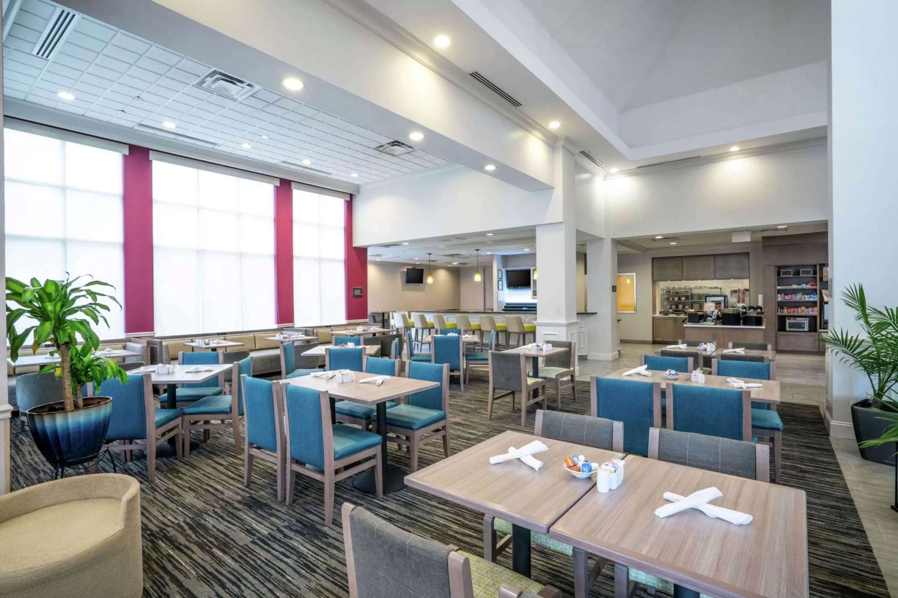 Restaurant/places to eat in Hilton Garden Inn Richmond Airport