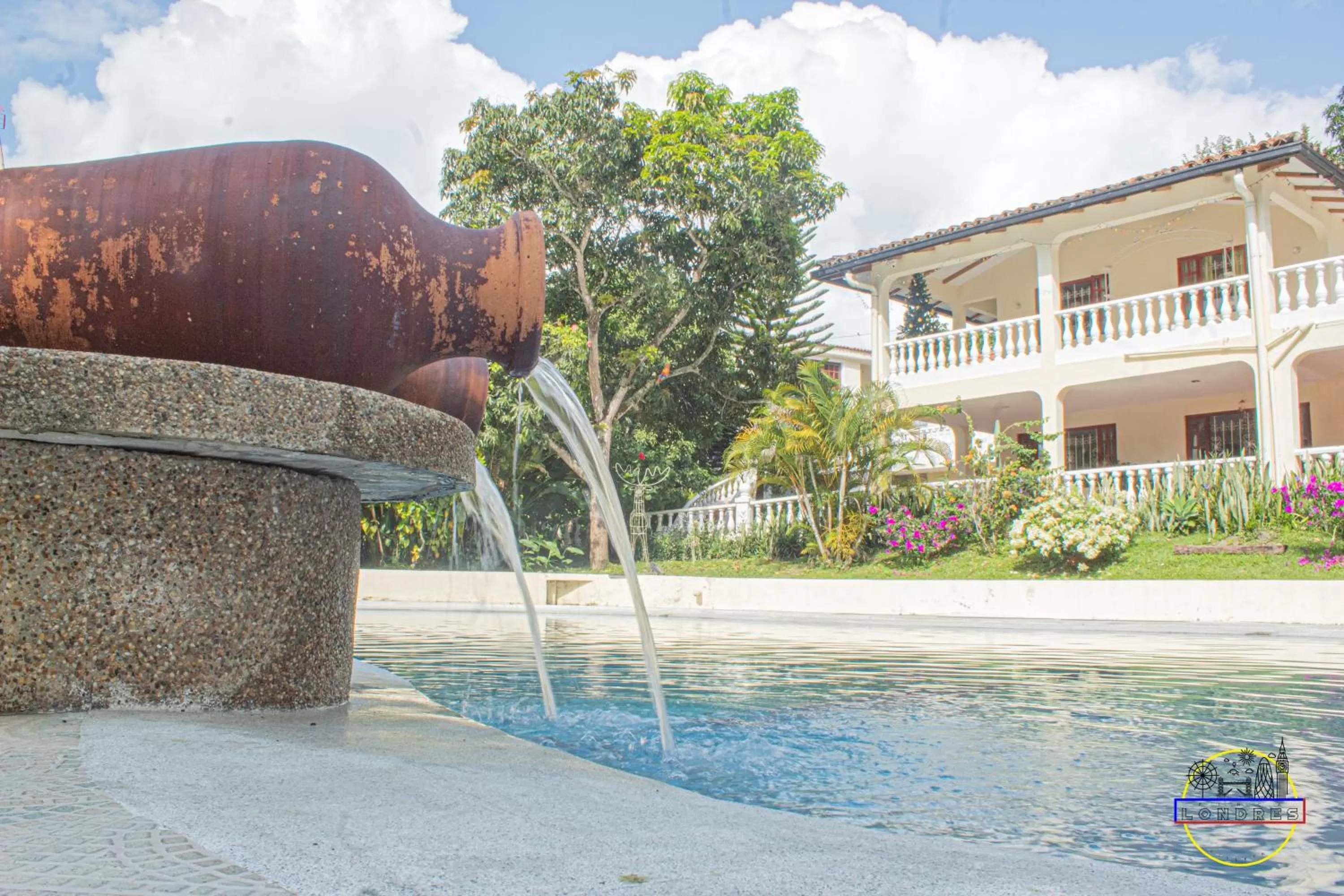 Property building, Swimming Pool in Hotel Finca Londres