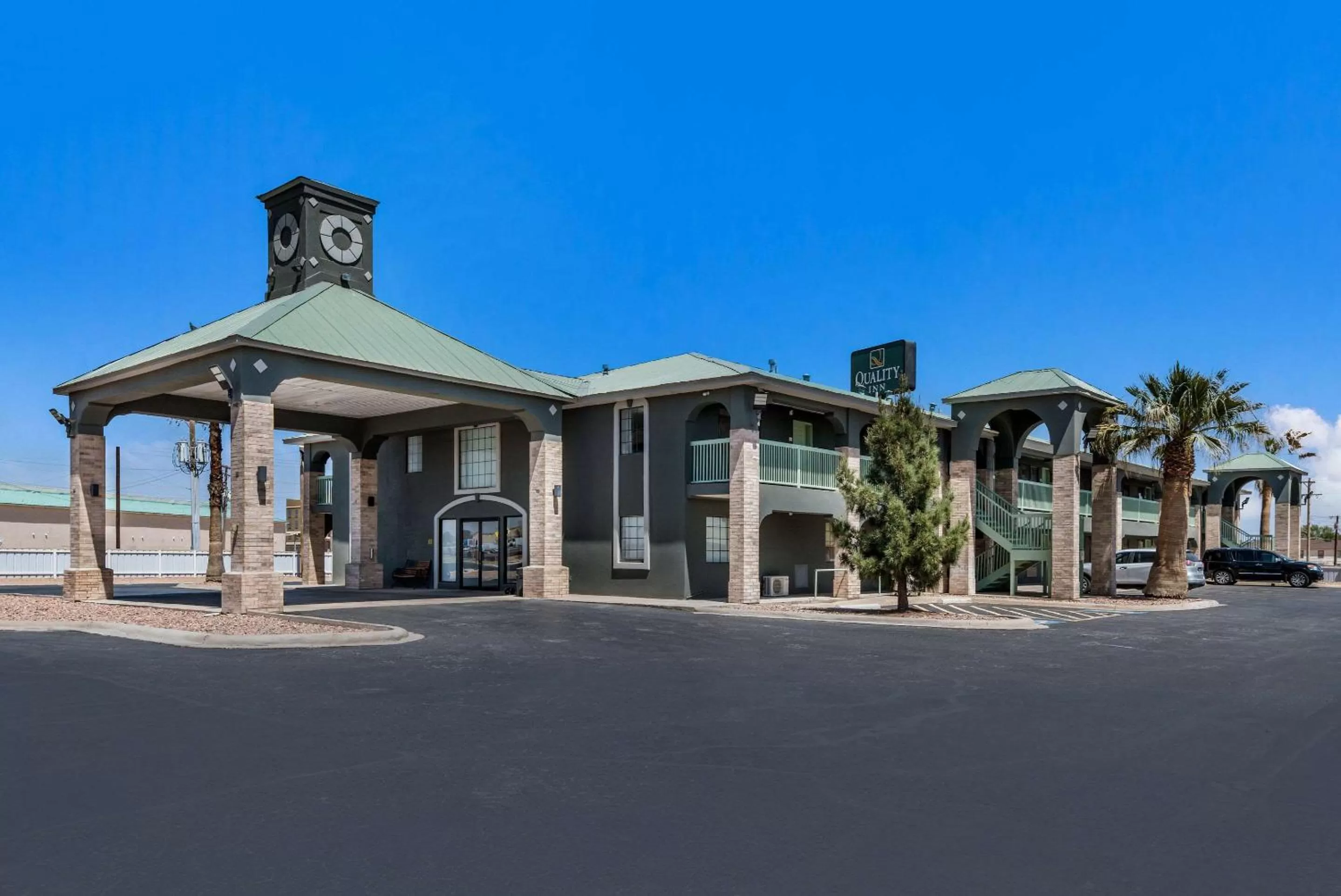 Property building in Quality Inn Fort Stockton