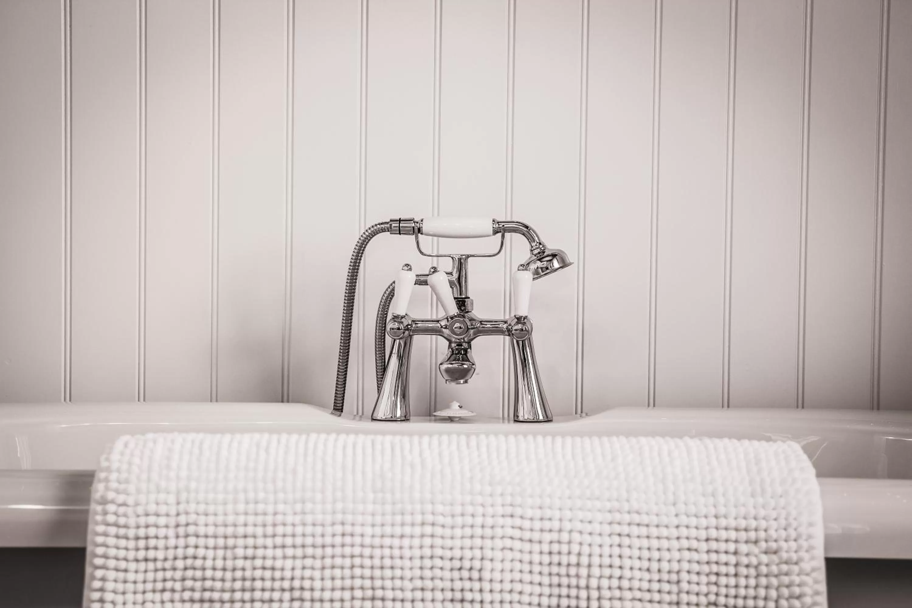 Bathroom in The Salwey Arms