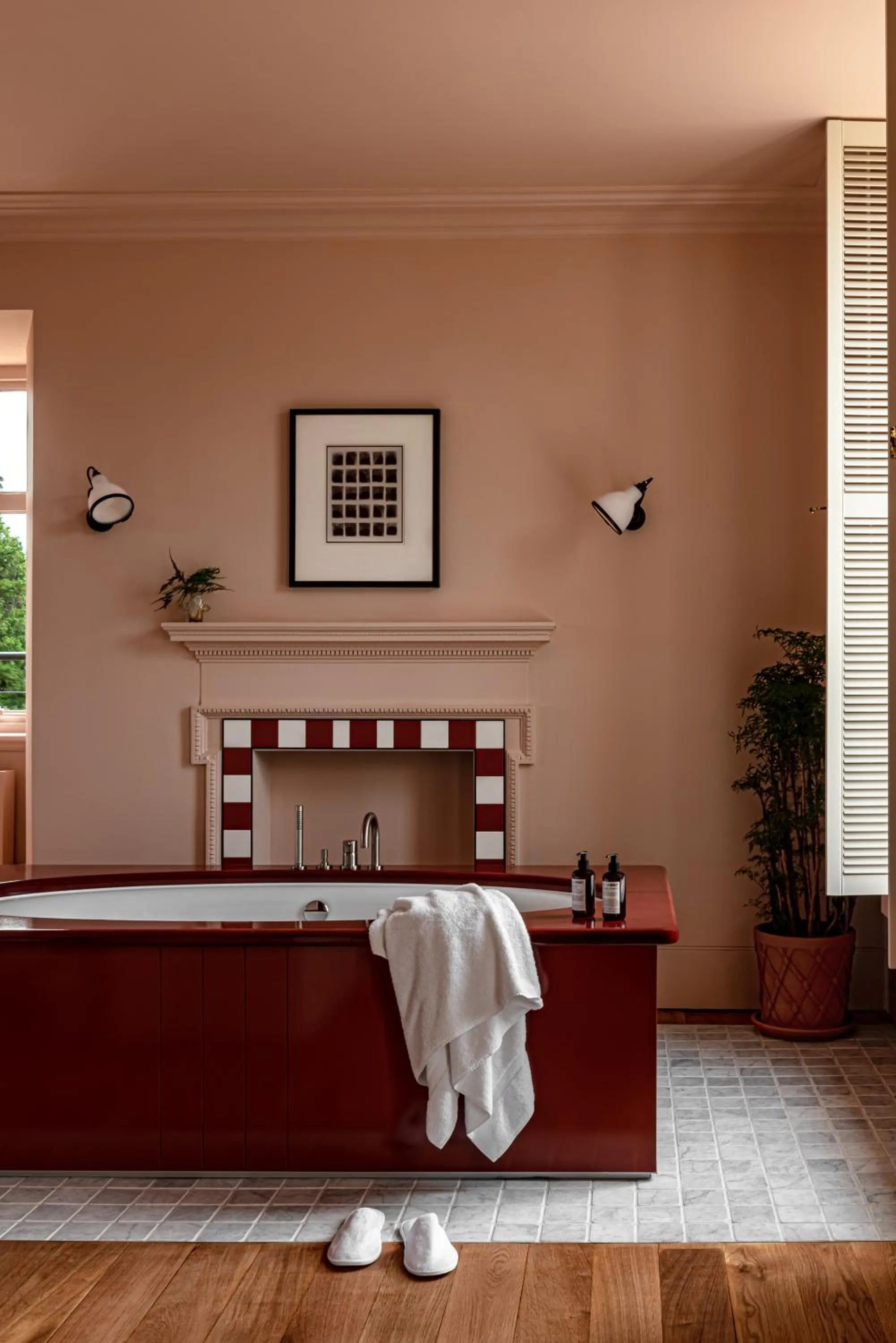 Bathroom, Bed in Cowley Manor Experimental