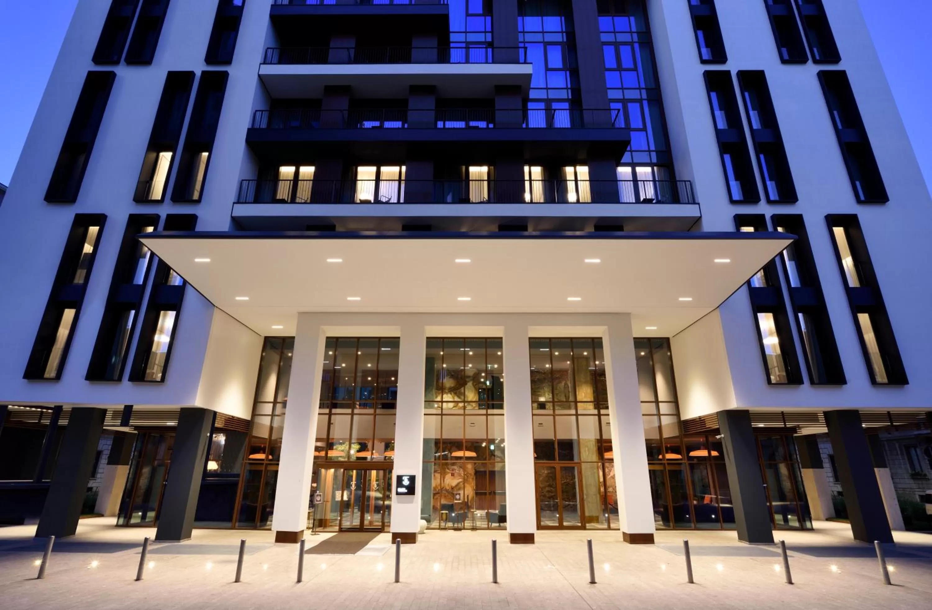 Facade/entrance in Milano Verticale | UNA Esperienze