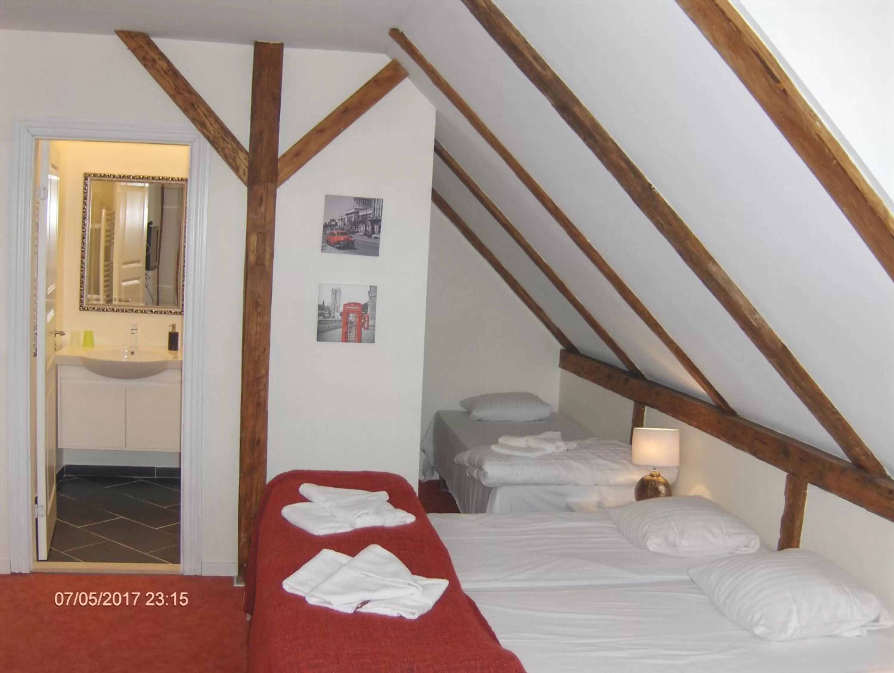 Bathroom, Bed in Hotel Frøslev Kro