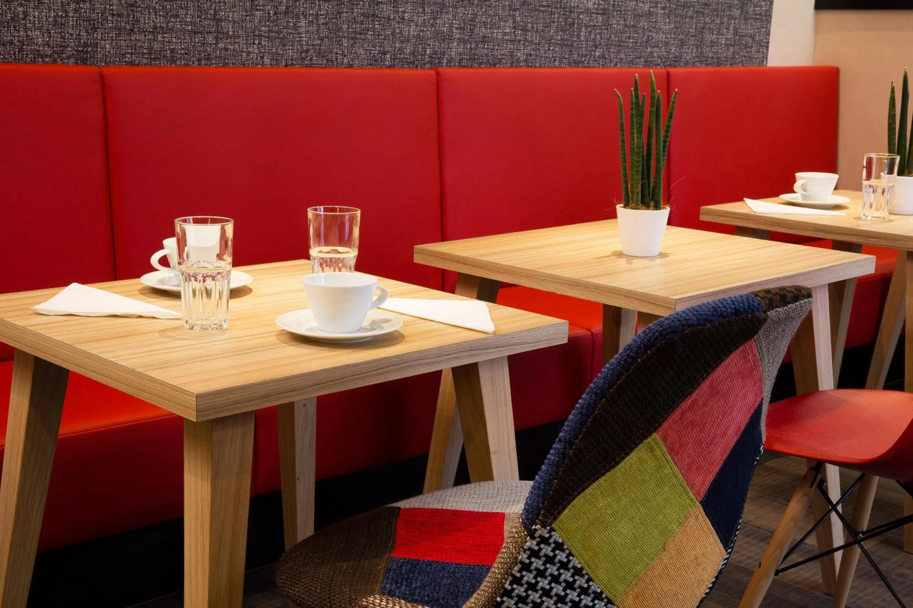 Communal lounge/ TV room in Hotel Auguste