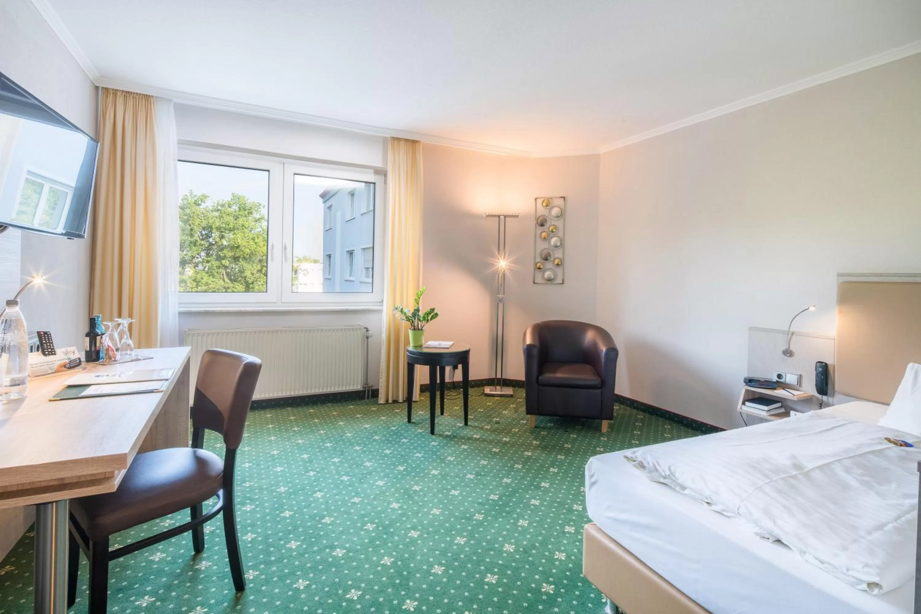 Photo of the whole room, Bed in Best Western Hotel Am Papenberg