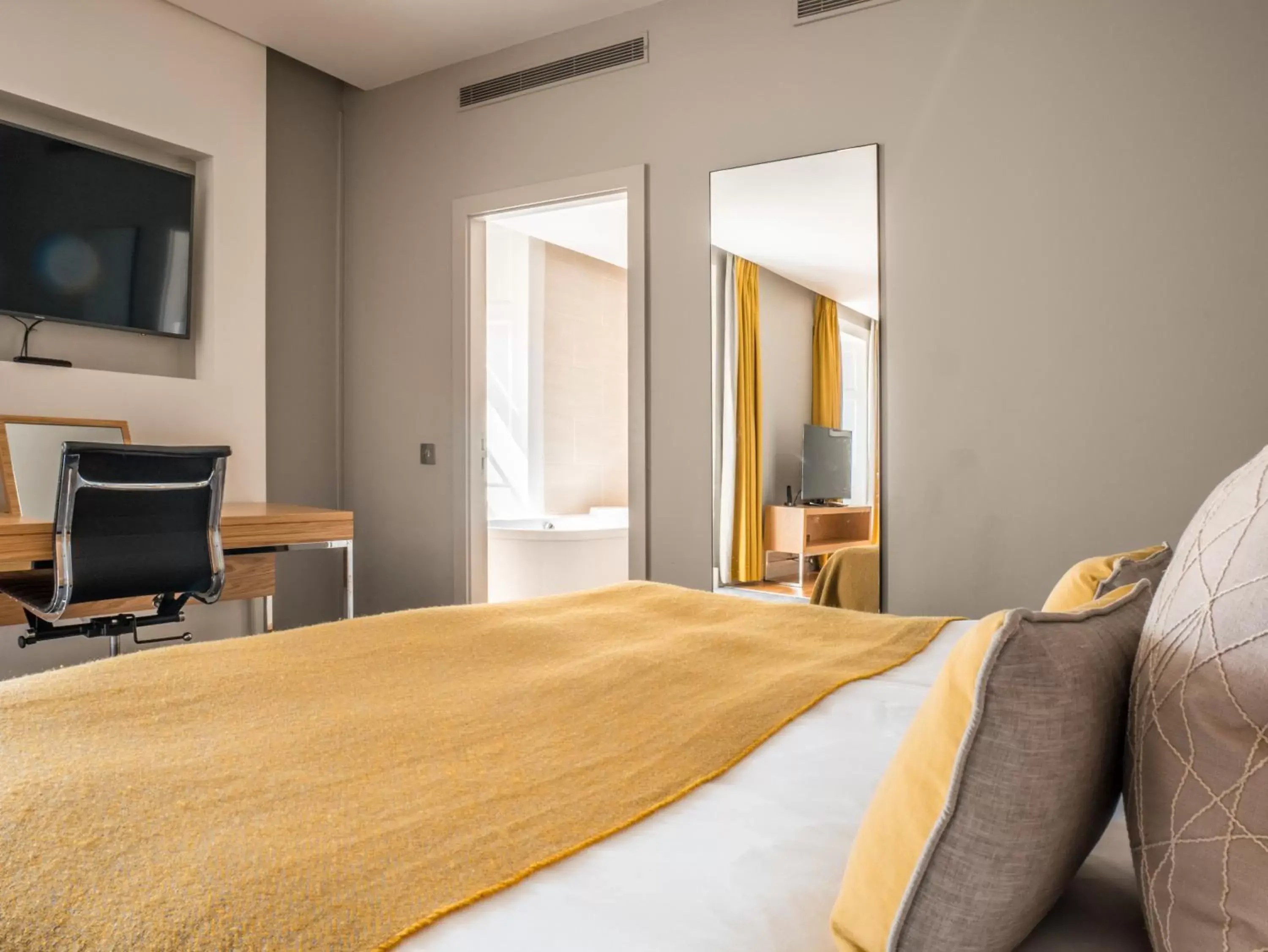 Master Suite in Apex Waterloo Place Hotel Master Suite in Apex Waterloo Place Hotel