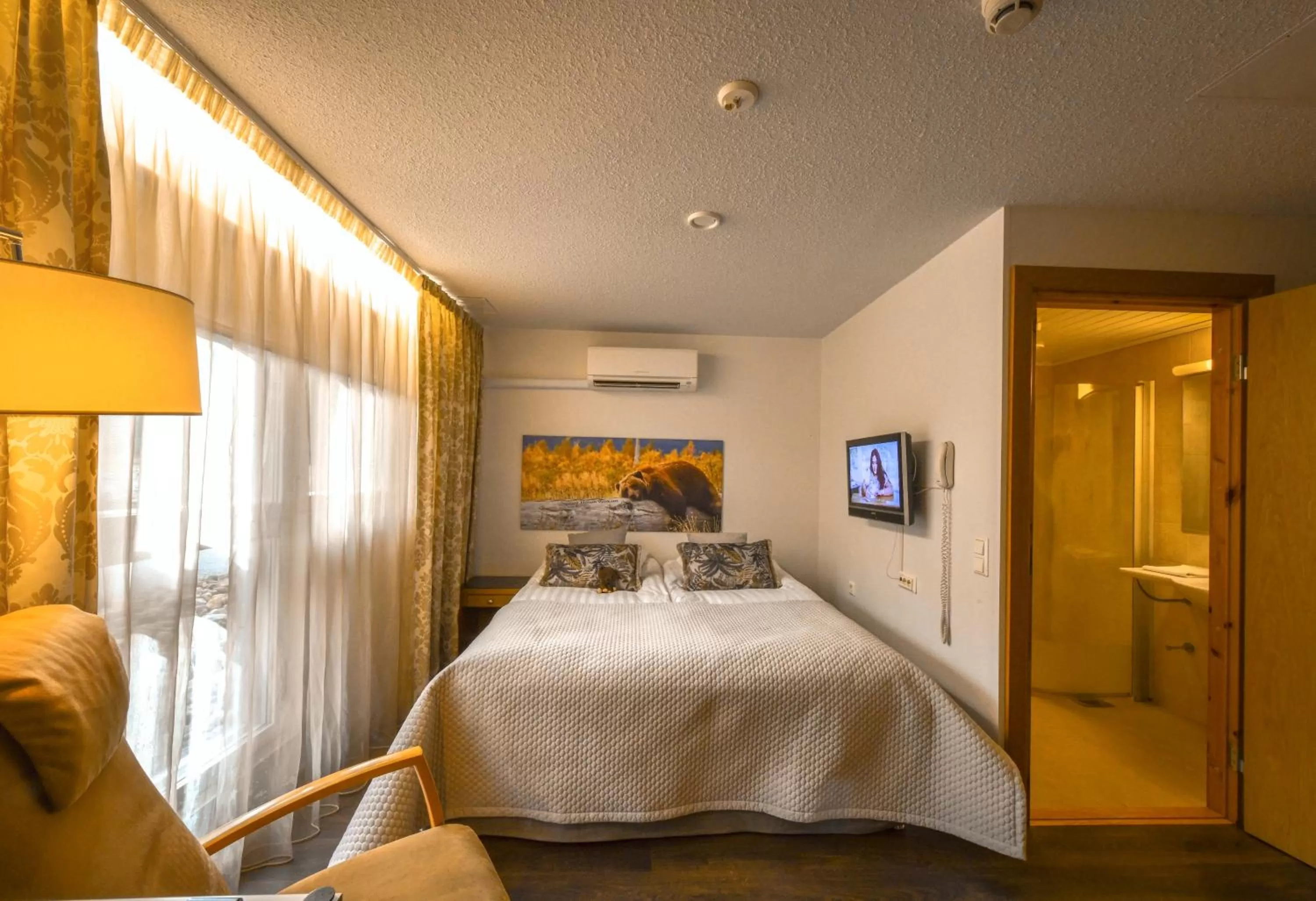 Bed in Hotel Aateli Lakeside