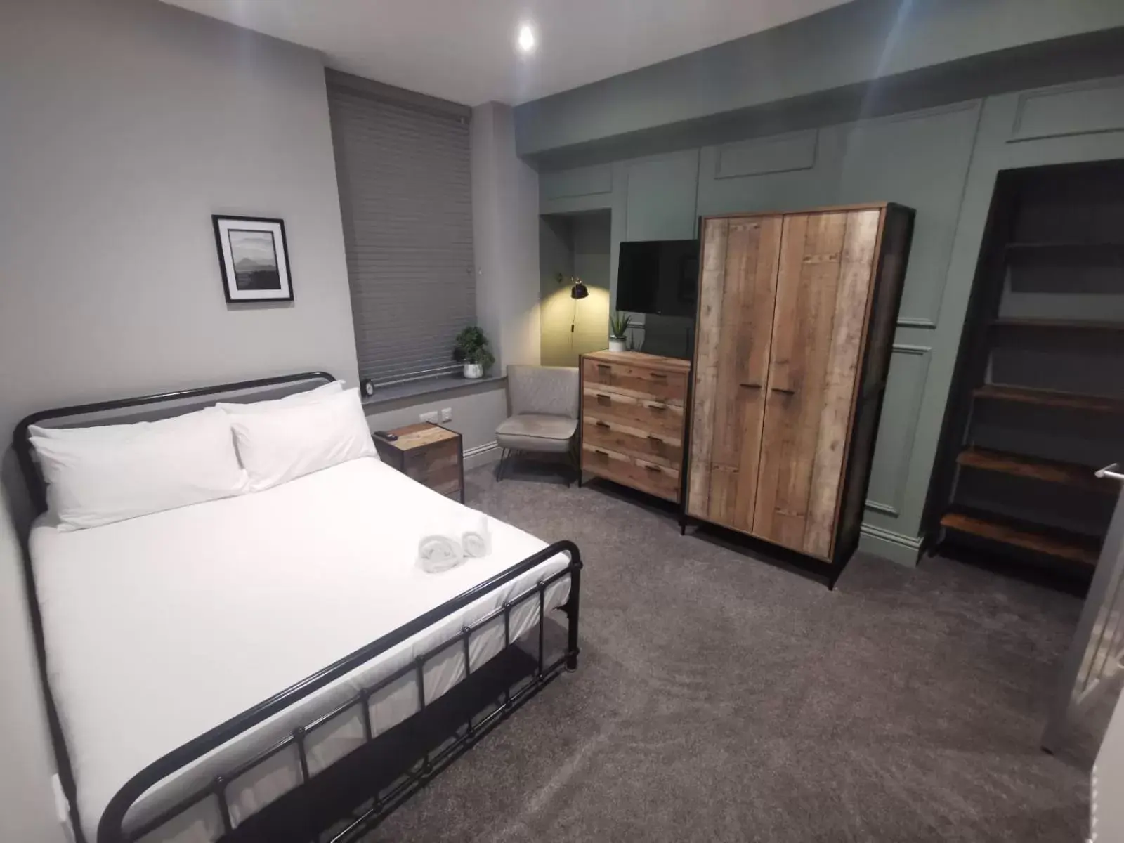 Double Room in Mansel House - by TIFA Stays Double Room in Mansel House - by TIFA Stays