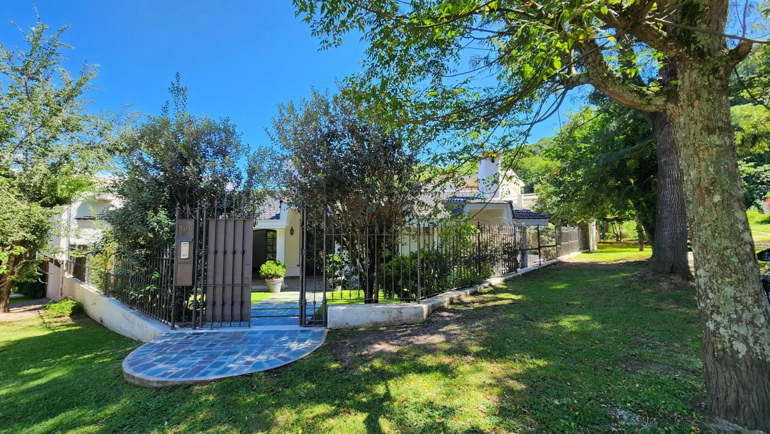 Facade/entrance in El Cerquero, Casa de Huéspedes