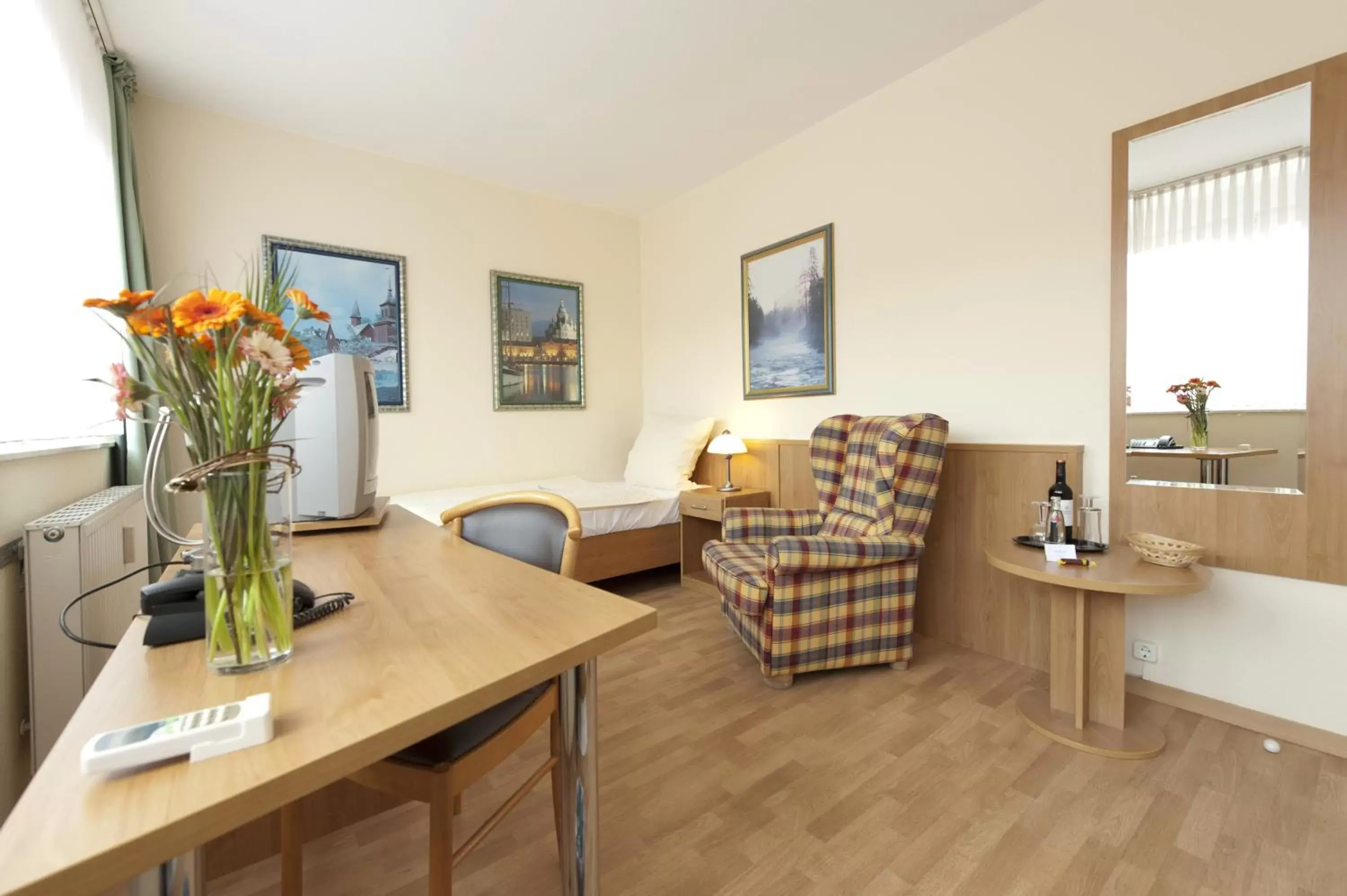 Single Room in Hotel Marco Polo Single Room in Hotel Marco Polo