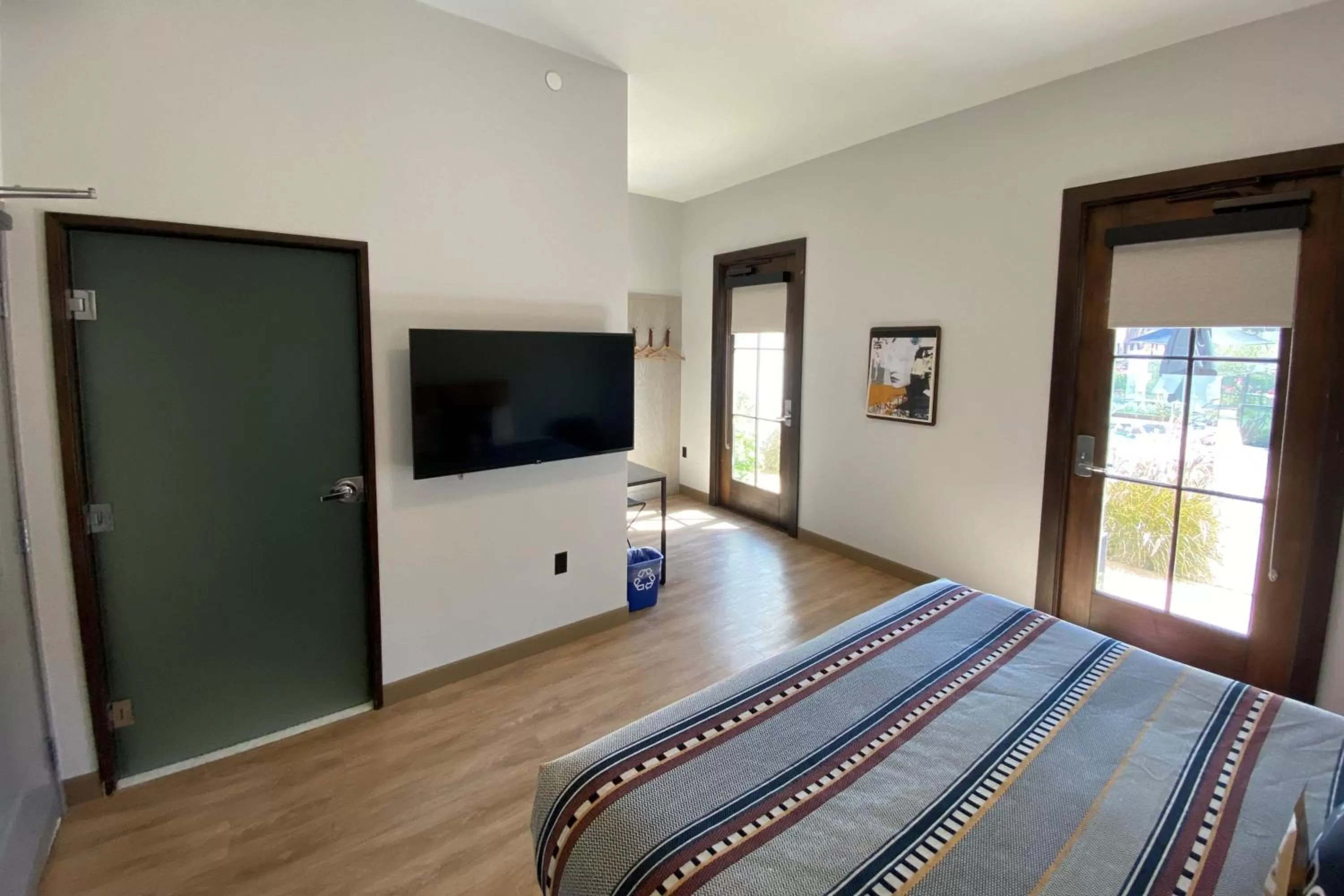 Photo of the whole room, Bed in Moxy Santa Barbara