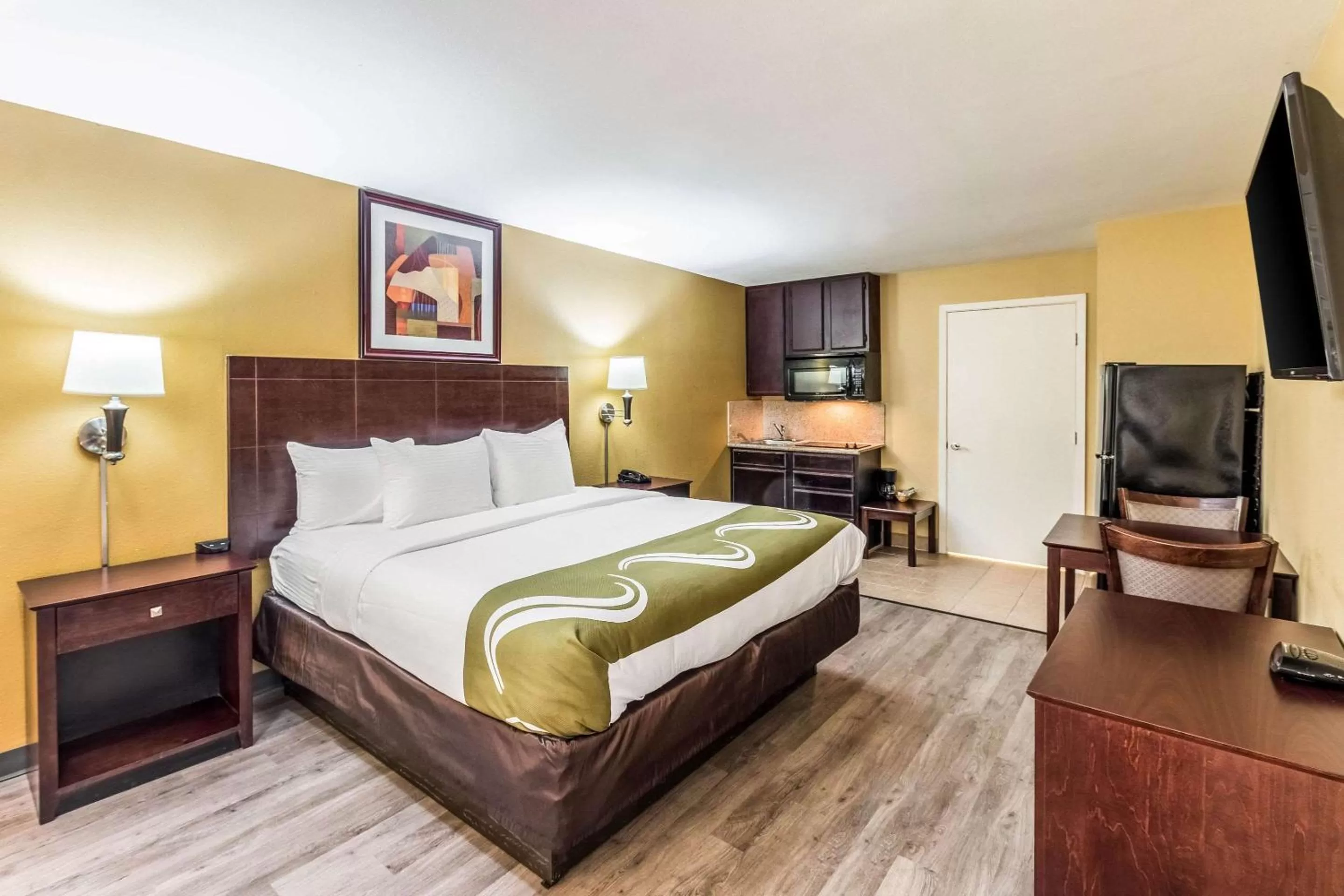 Photo of the whole room, Bed in Quality Inn Corsicana