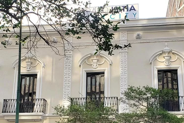 Facade/entrance in Hotel Grand Isitia