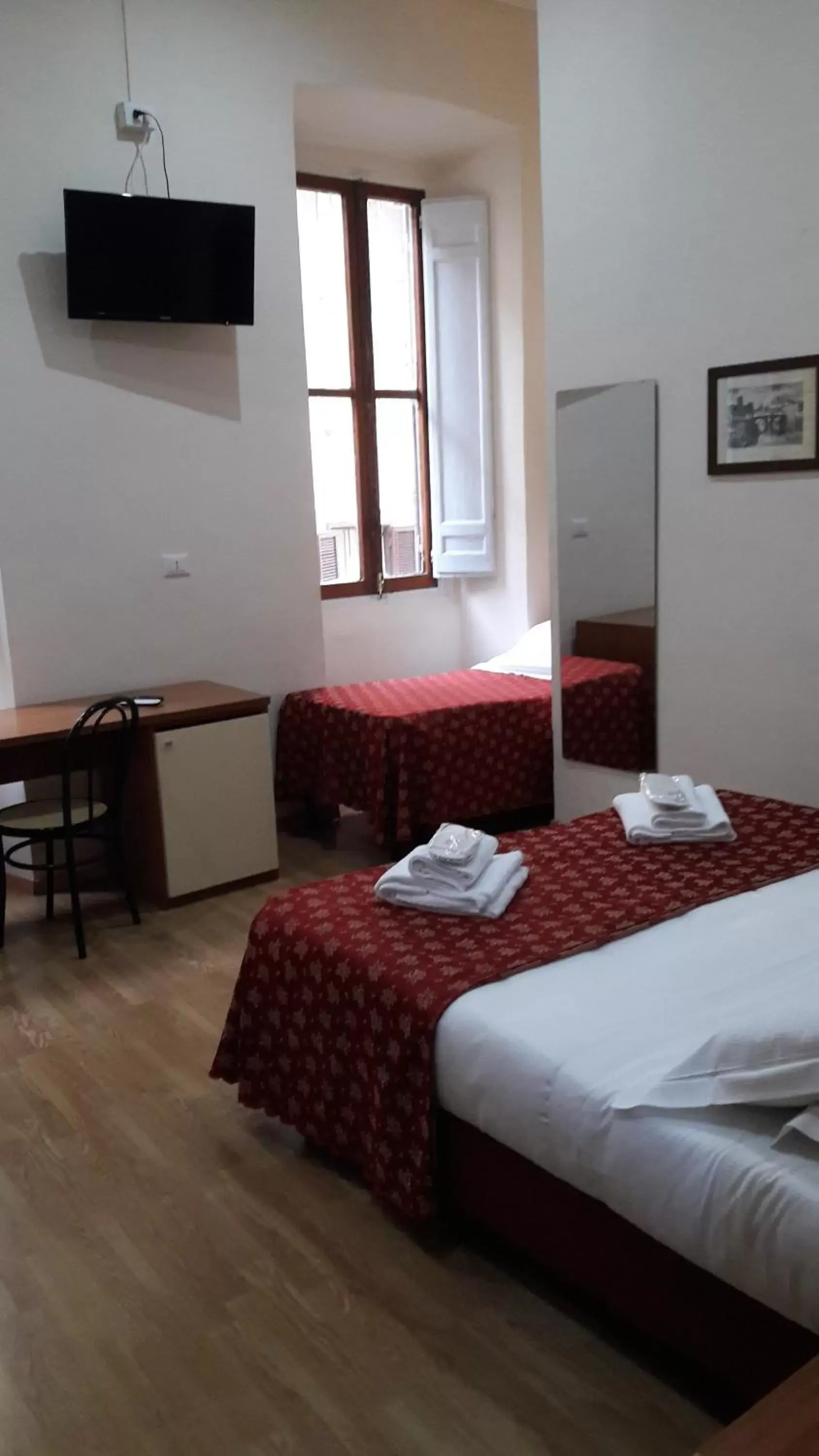 Triple Room in Hotel Mimosa Pantheon Triple Room in Hotel Mimosa Pantheon