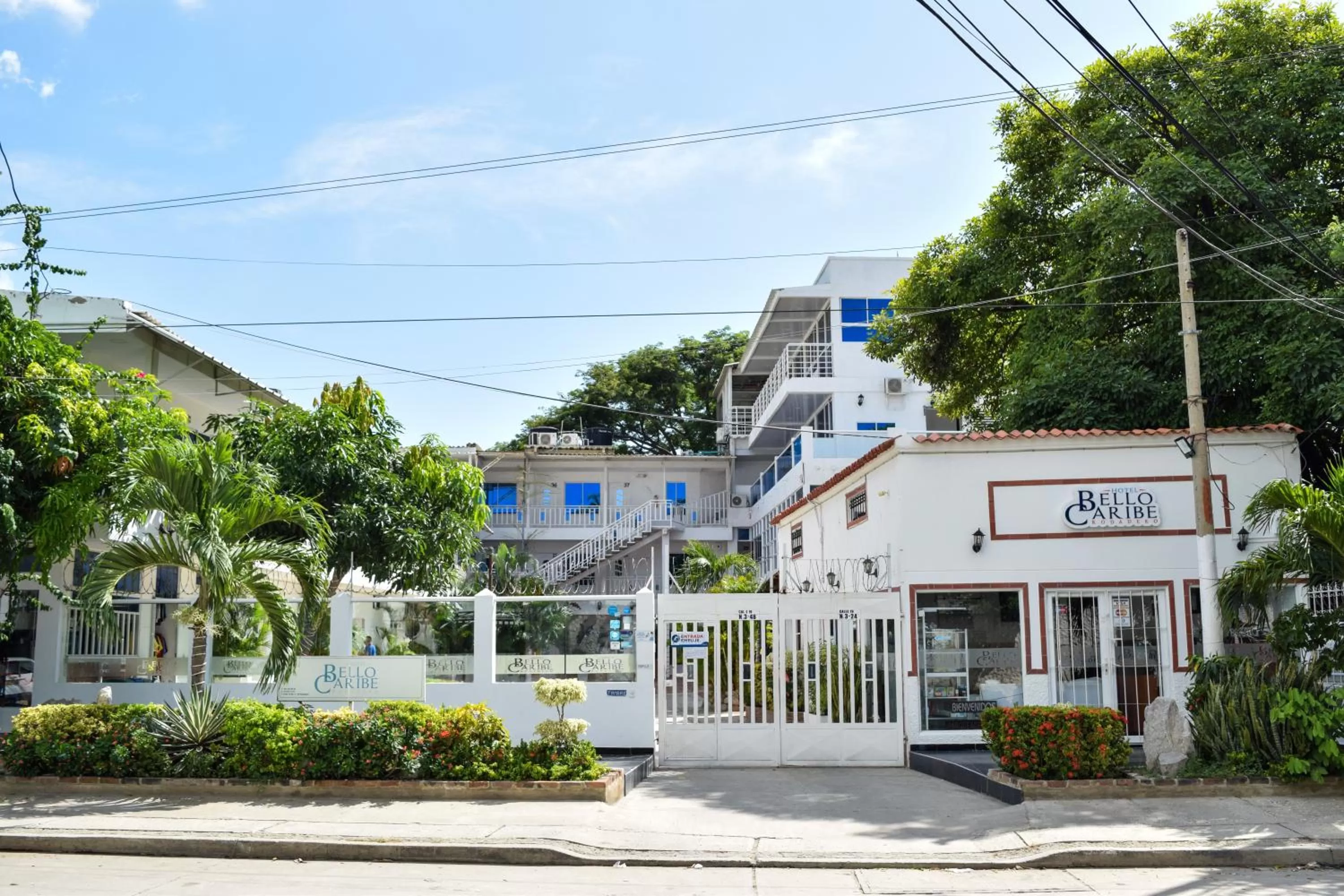 Facade/entrance, Property Building in Hotel Bello Caribe