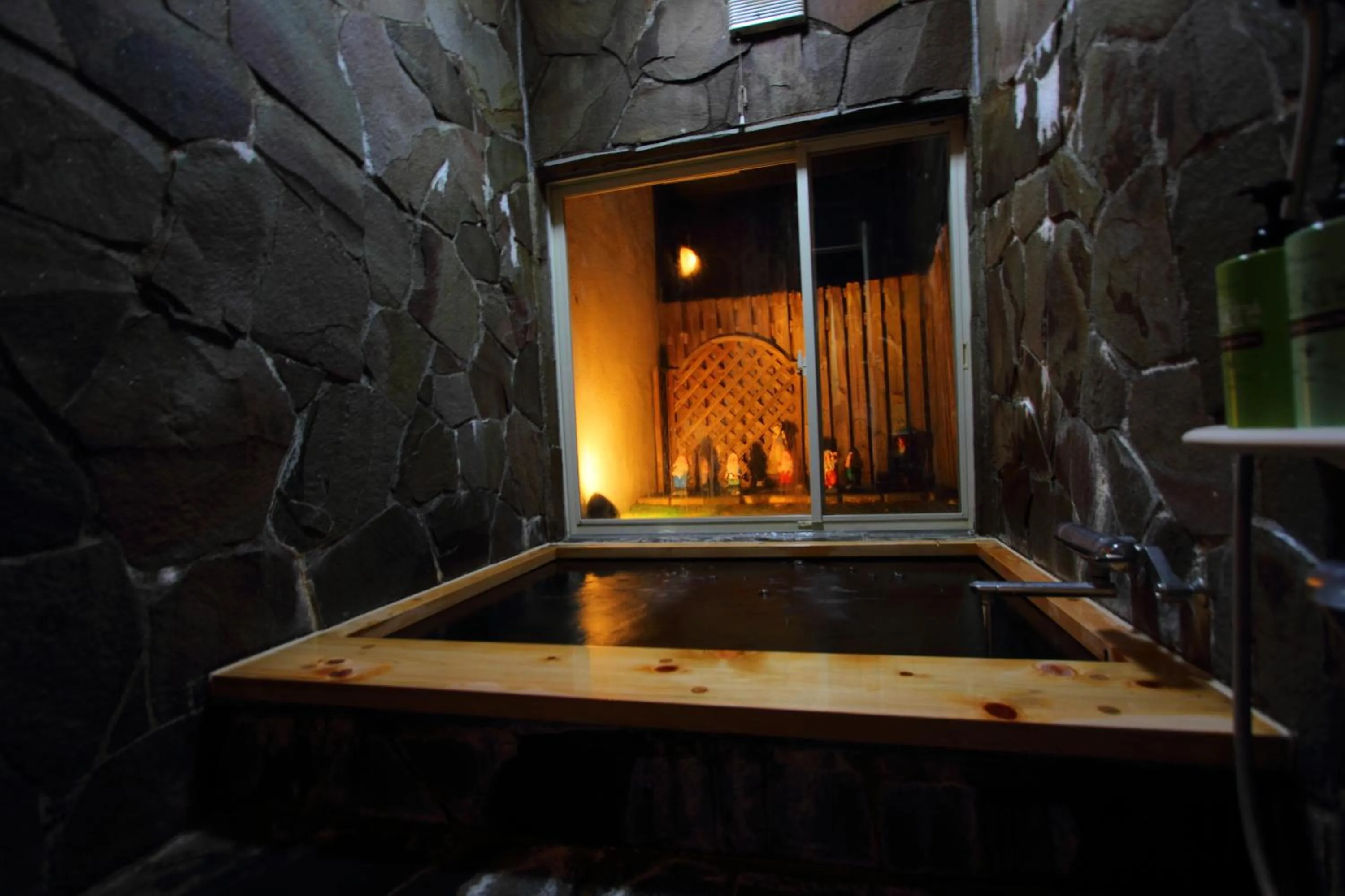 Hot Tub in Scotch Court