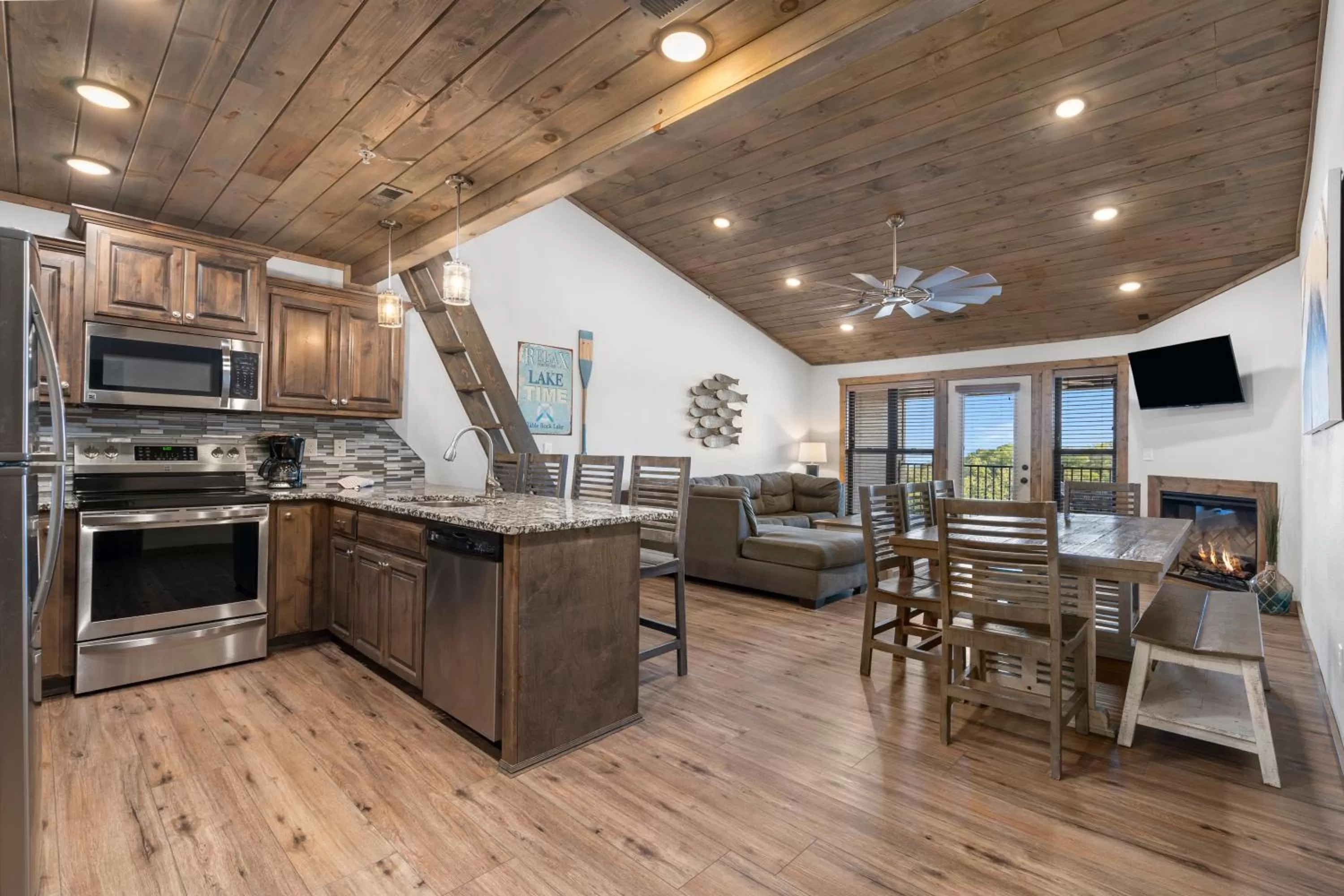 Kitchen or kitchenette in Table Rock Resorts at Indian Point