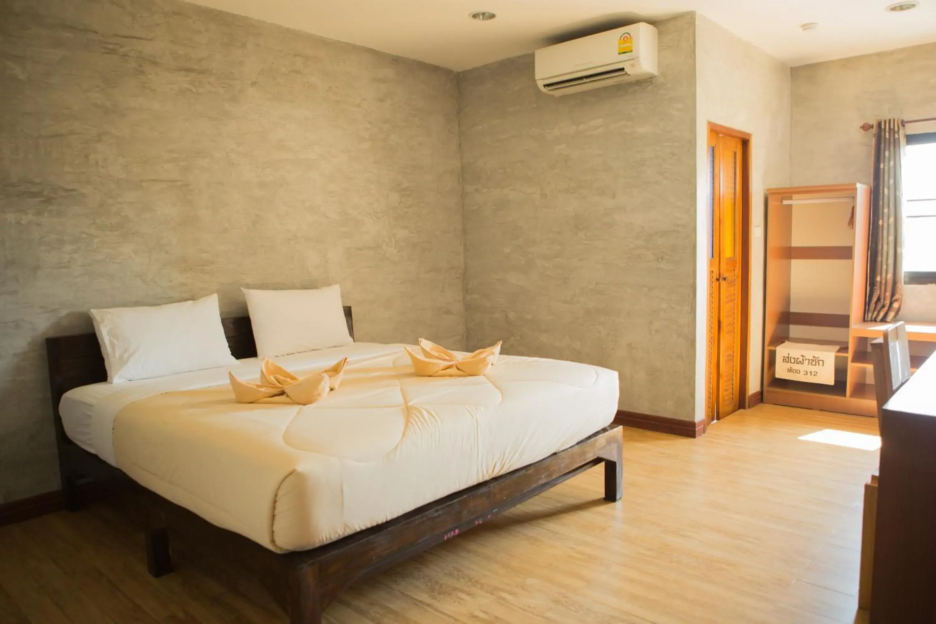 Standard Double Room in Boonme Heritage Hotel (SHA Extra Plus) Standard Double Room in Boonme Heritage Hotel (SHA Extra Plus)