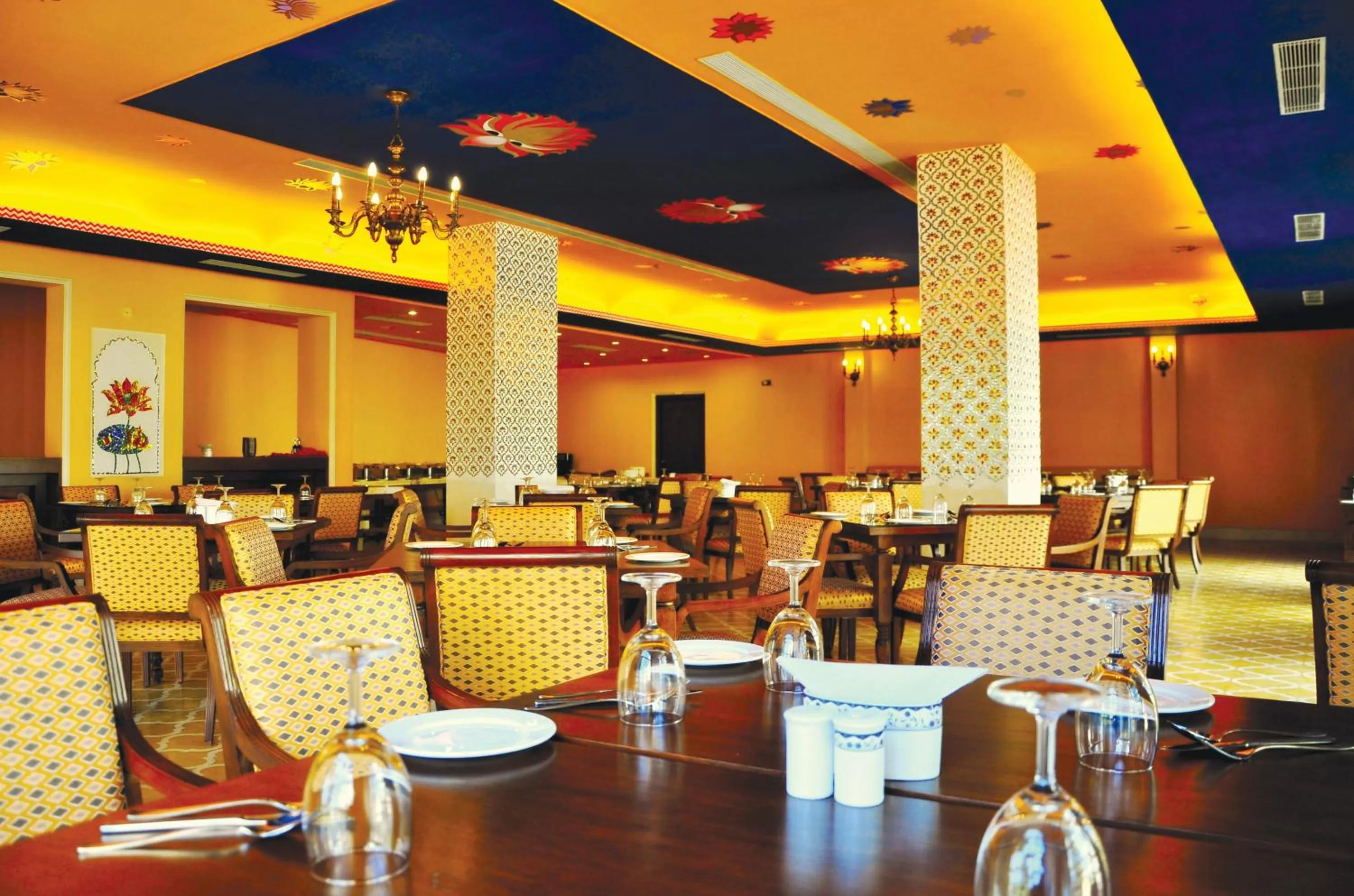 Restaurant/places to eat in jüSTa Rajputana Resort & Convention Centre, Udaipur