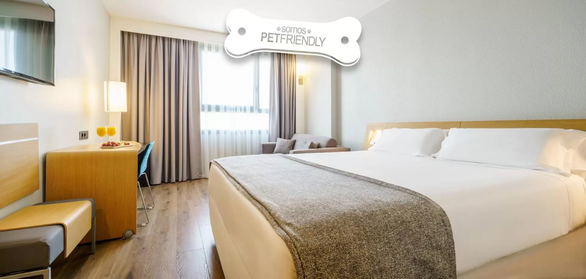 Bedroom, Bed in Ilunion Valencia 4