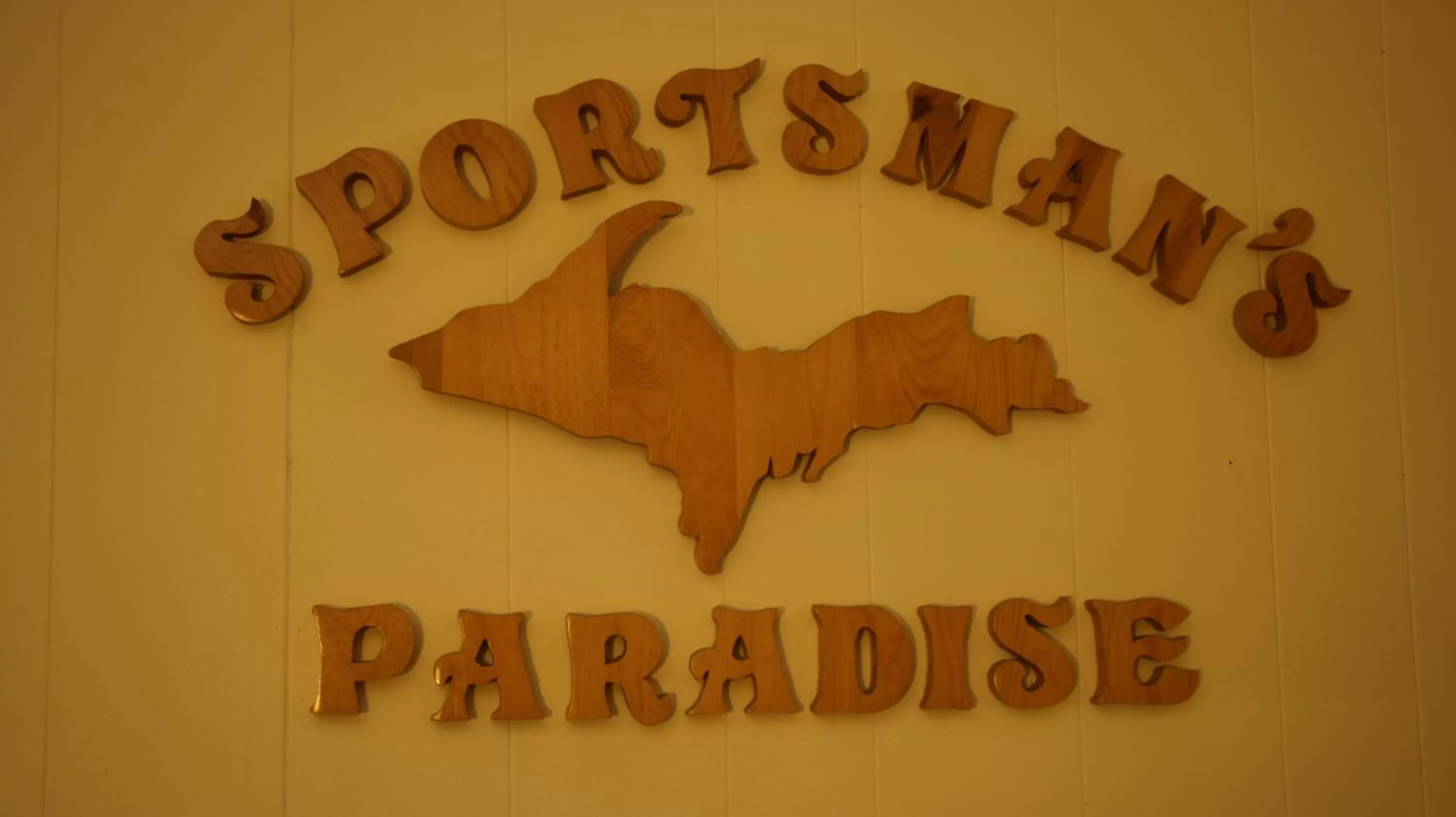 Property logo or sign in Holiday Motel