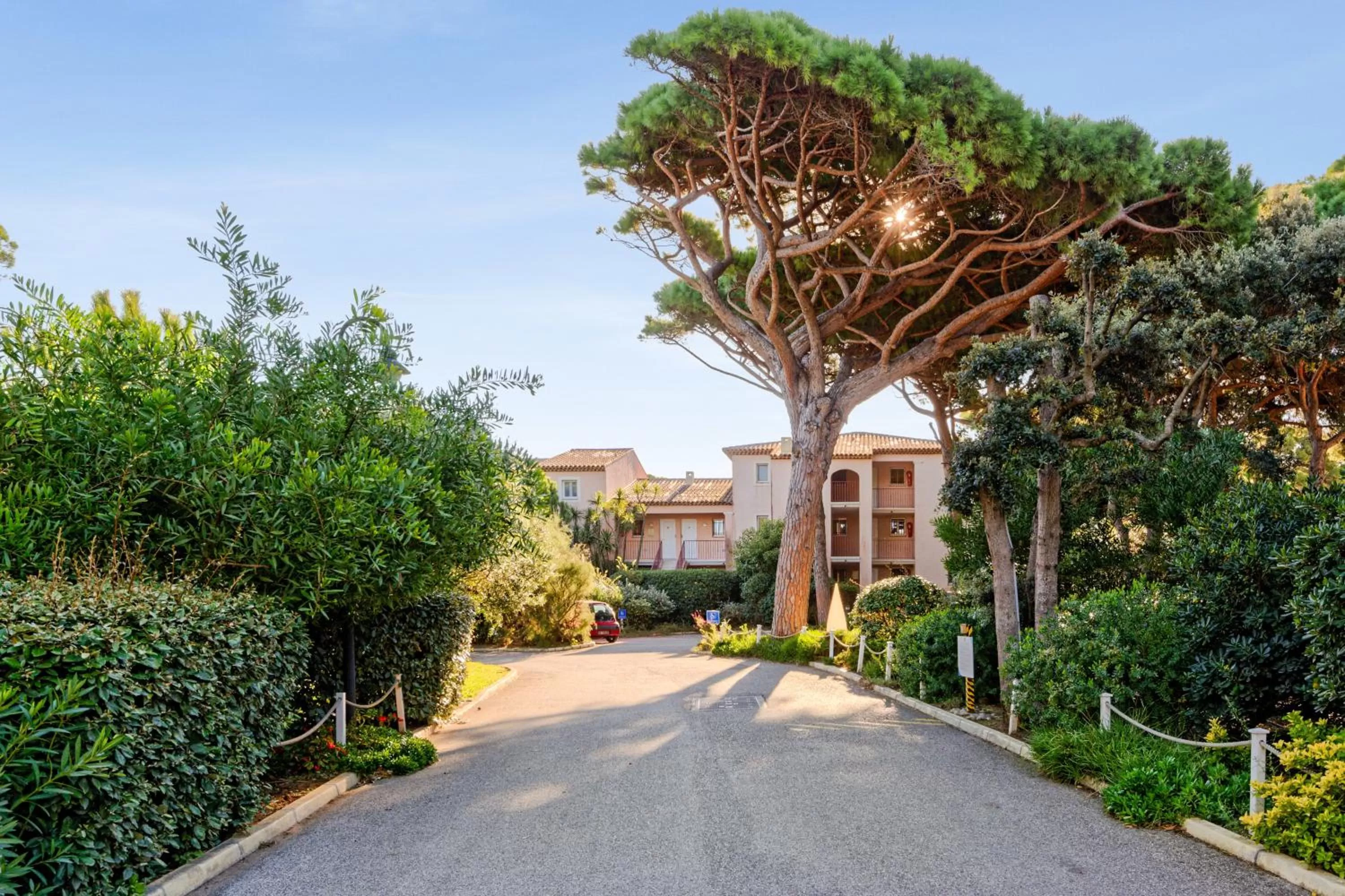 Property building in Résidence Pierre & Vacances La Pinède