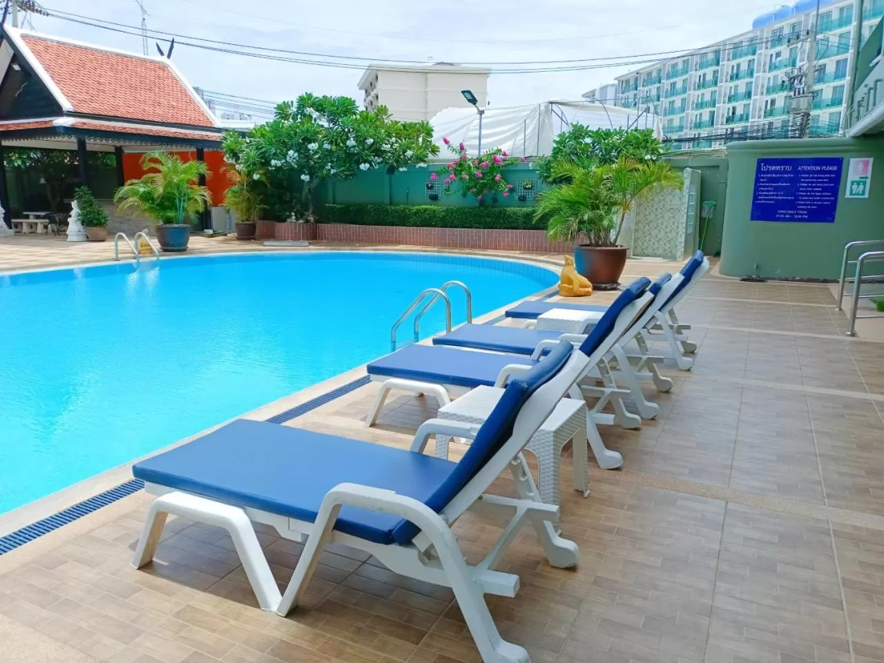Pool view, Swimming Pool in Suppamitr Villa Hotel