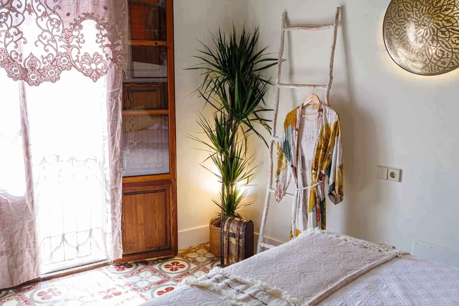 Decorative detail, Bed in Flor de Mandarina
