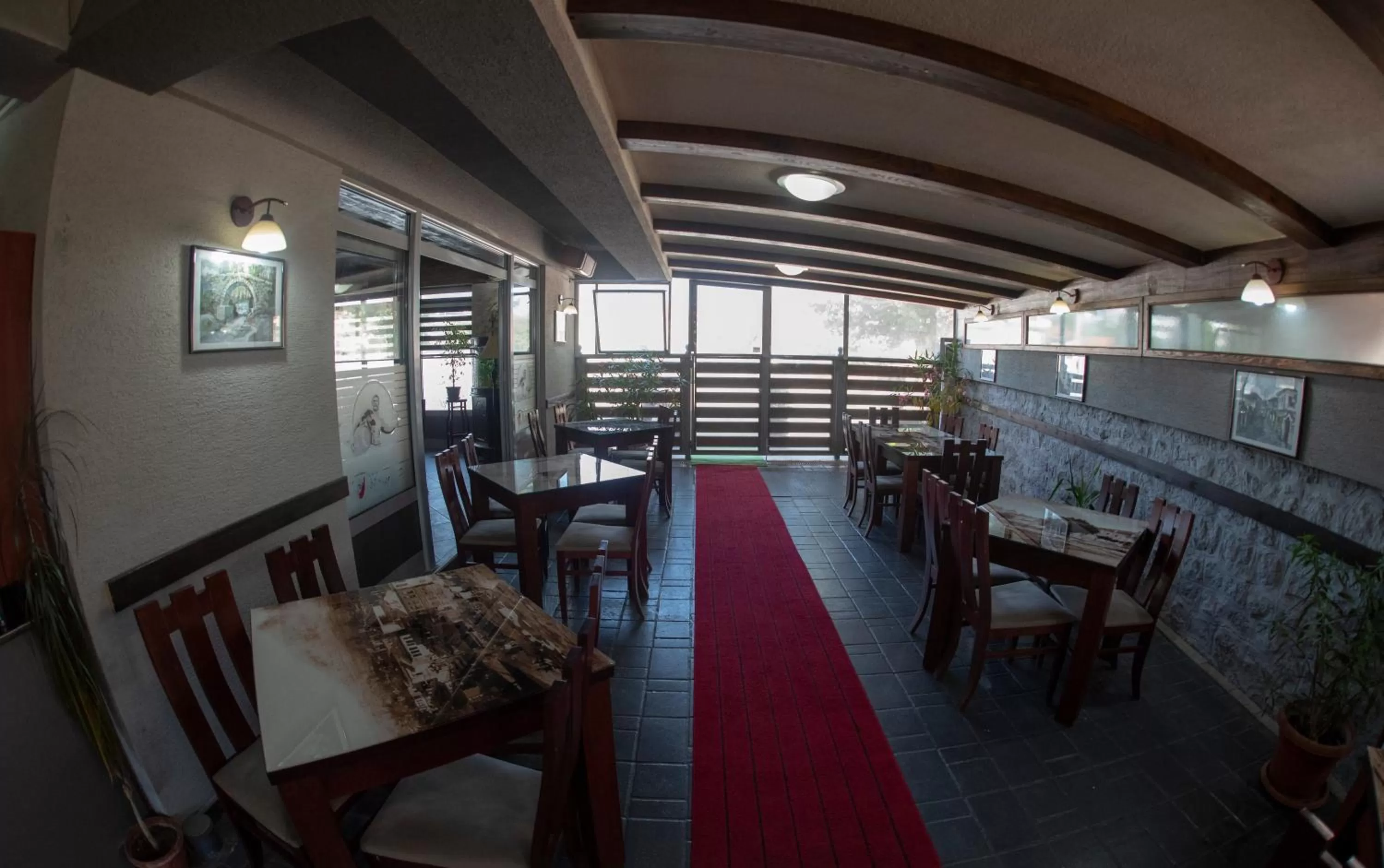 Restaurant/Places to Eat in DIONIS Rooms & Apartments