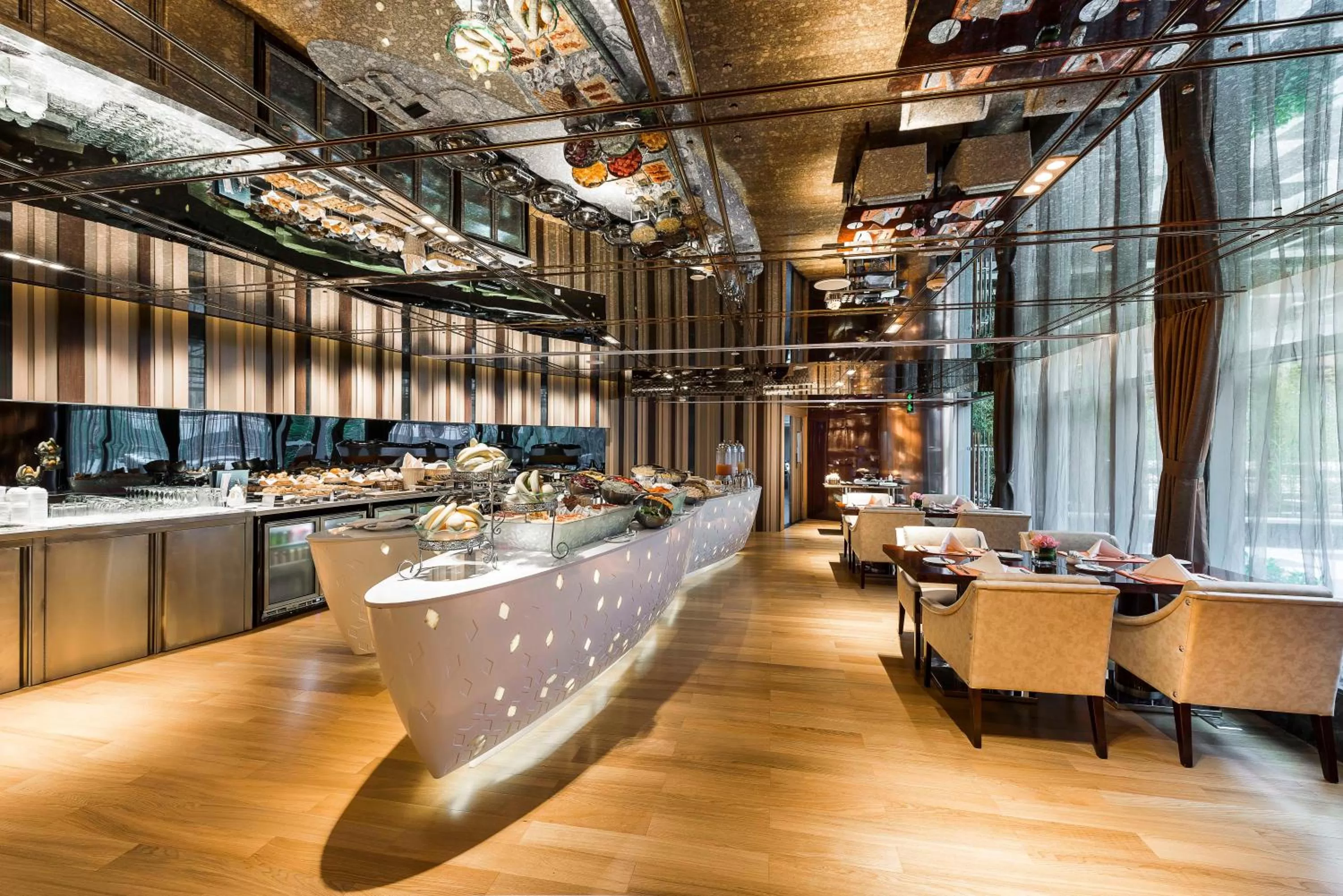 Lounge or bar in Pullman Guangzhou Baiyun Airport - Free Shuttle Bus & Official Registration Agency during Canton Fair