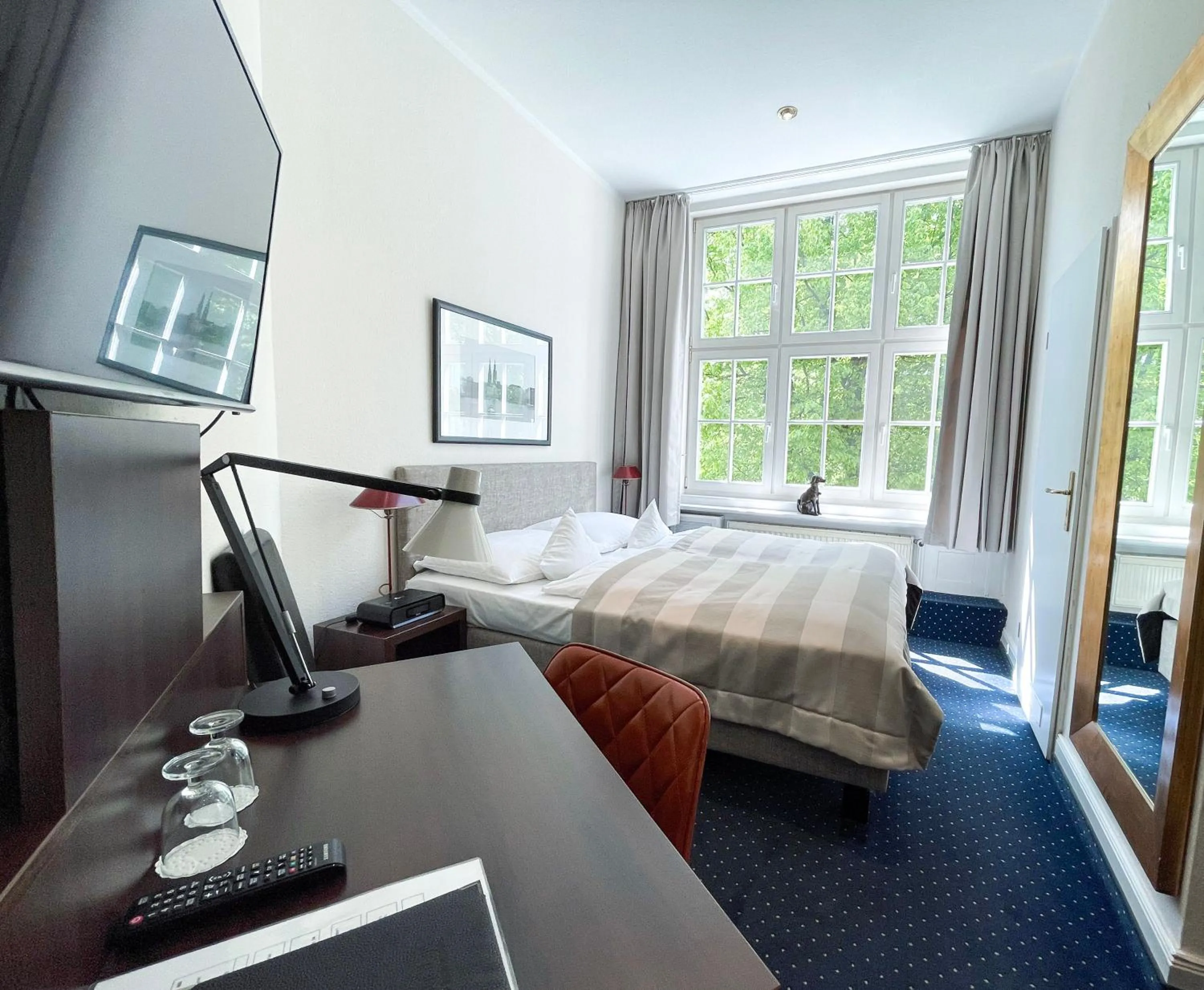 Photo of the whole room, Bed in Hotel Wagner im Dammtorpalais