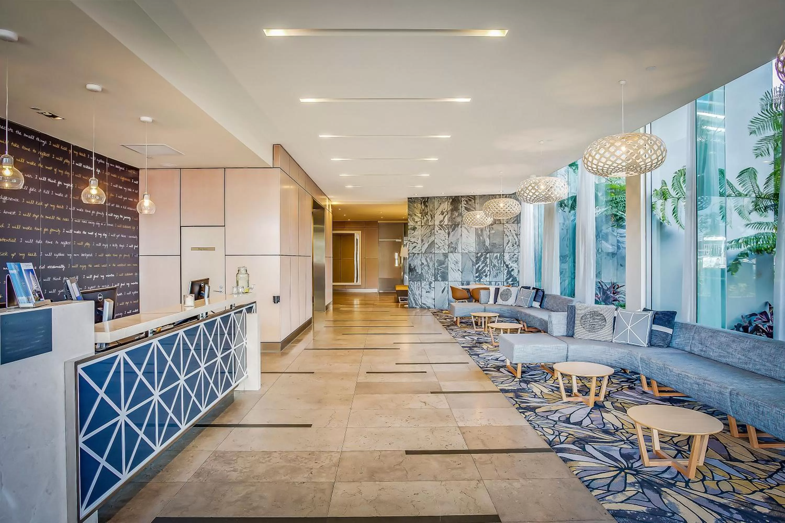 Lobby or reception in Mantra Broadbeach on the Park