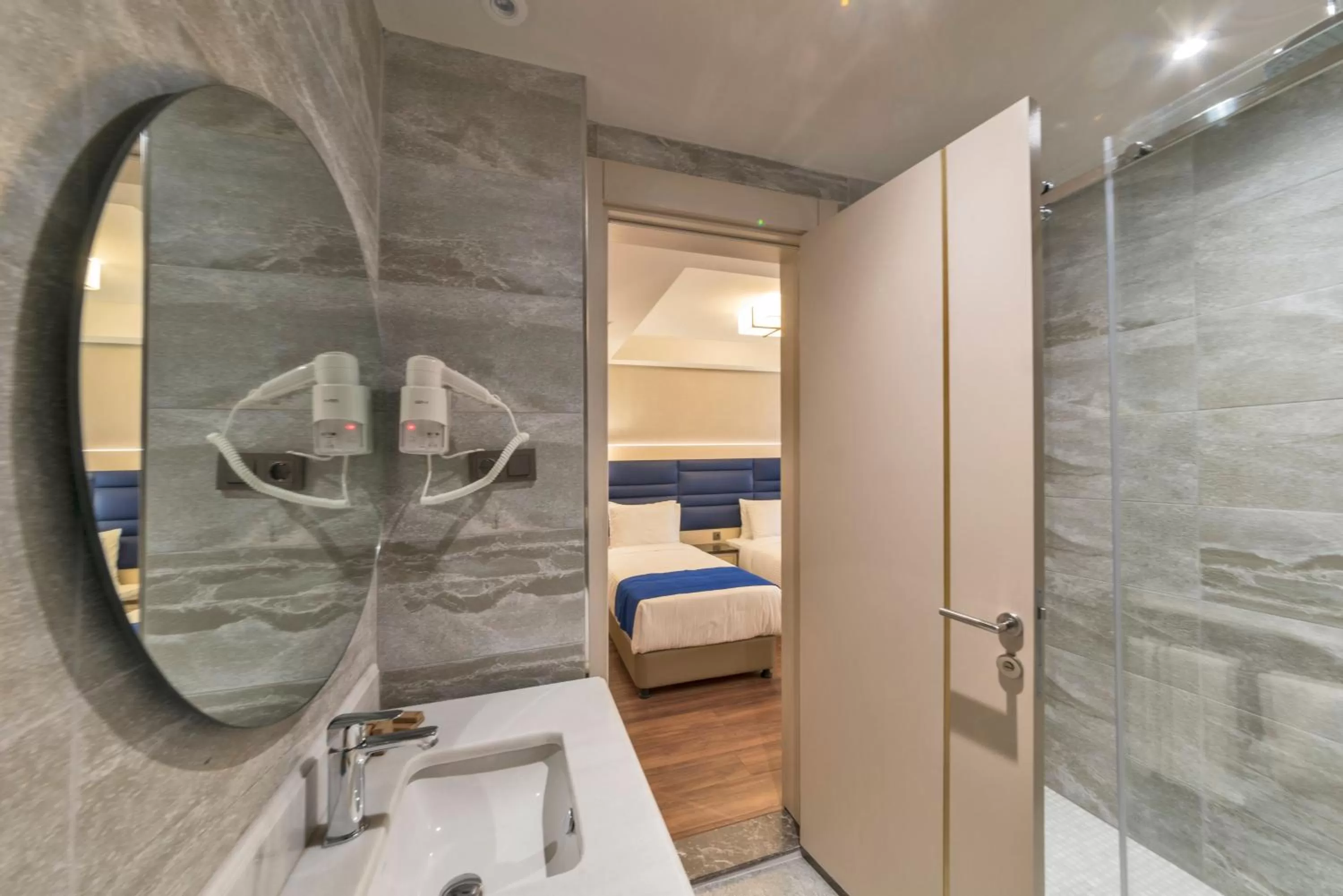 Bathroom in Golden Royal Hotel