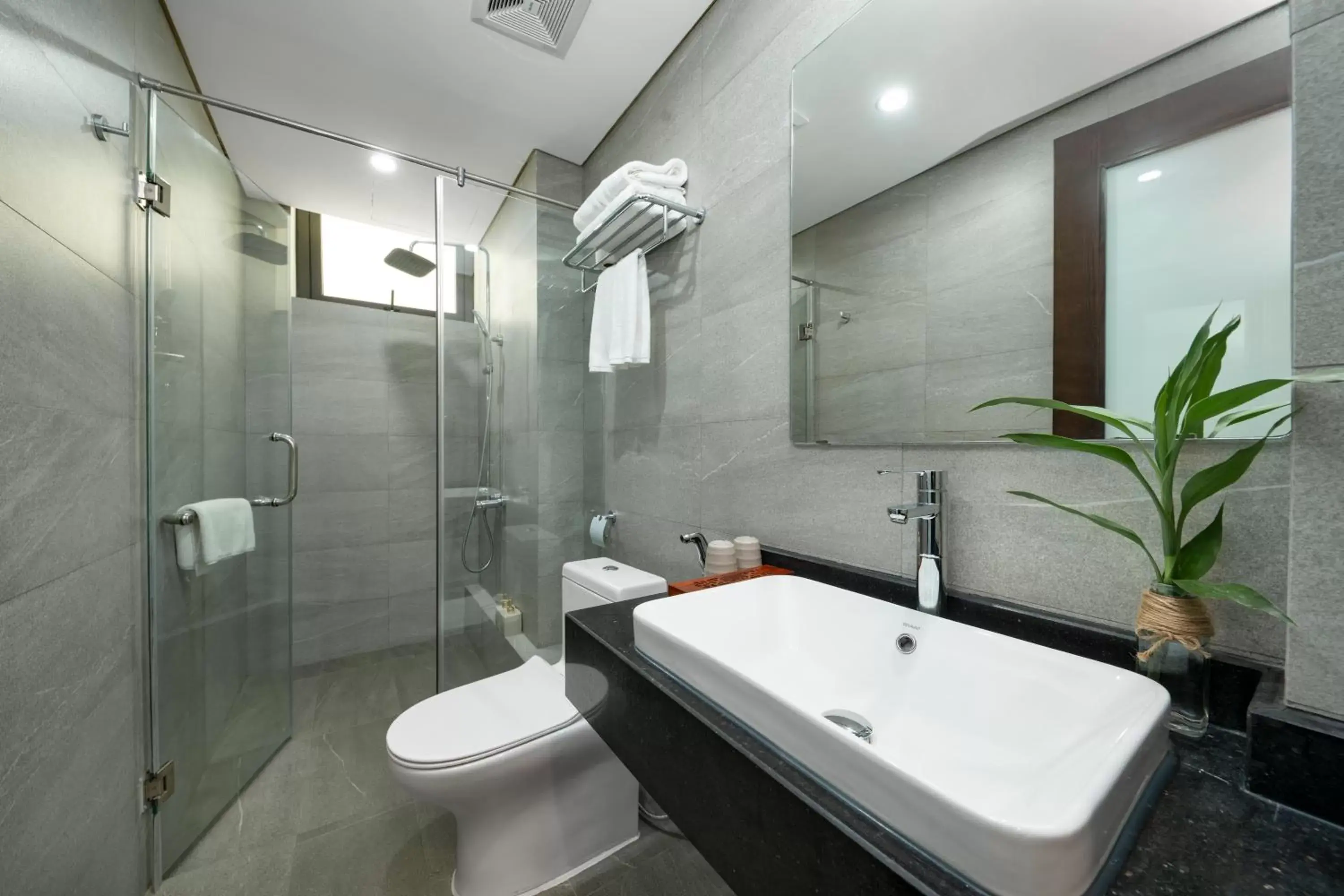 Family Room in Hanoi Fiesta Grand Hotel and Spa Family Room in Hanoi Fiesta Grand Hotel and Spa