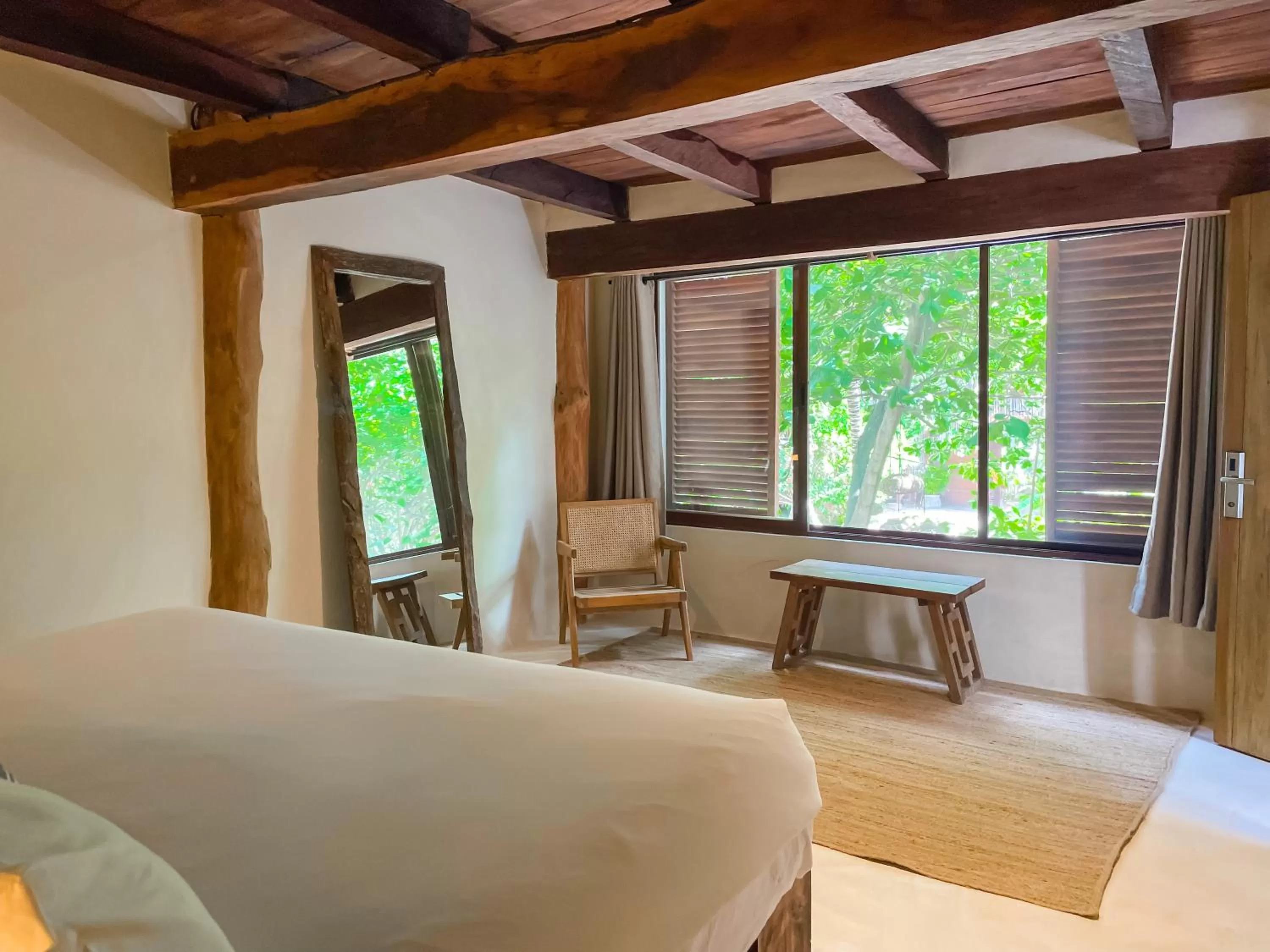 Photo of the whole room, Bed in Amansala Resort