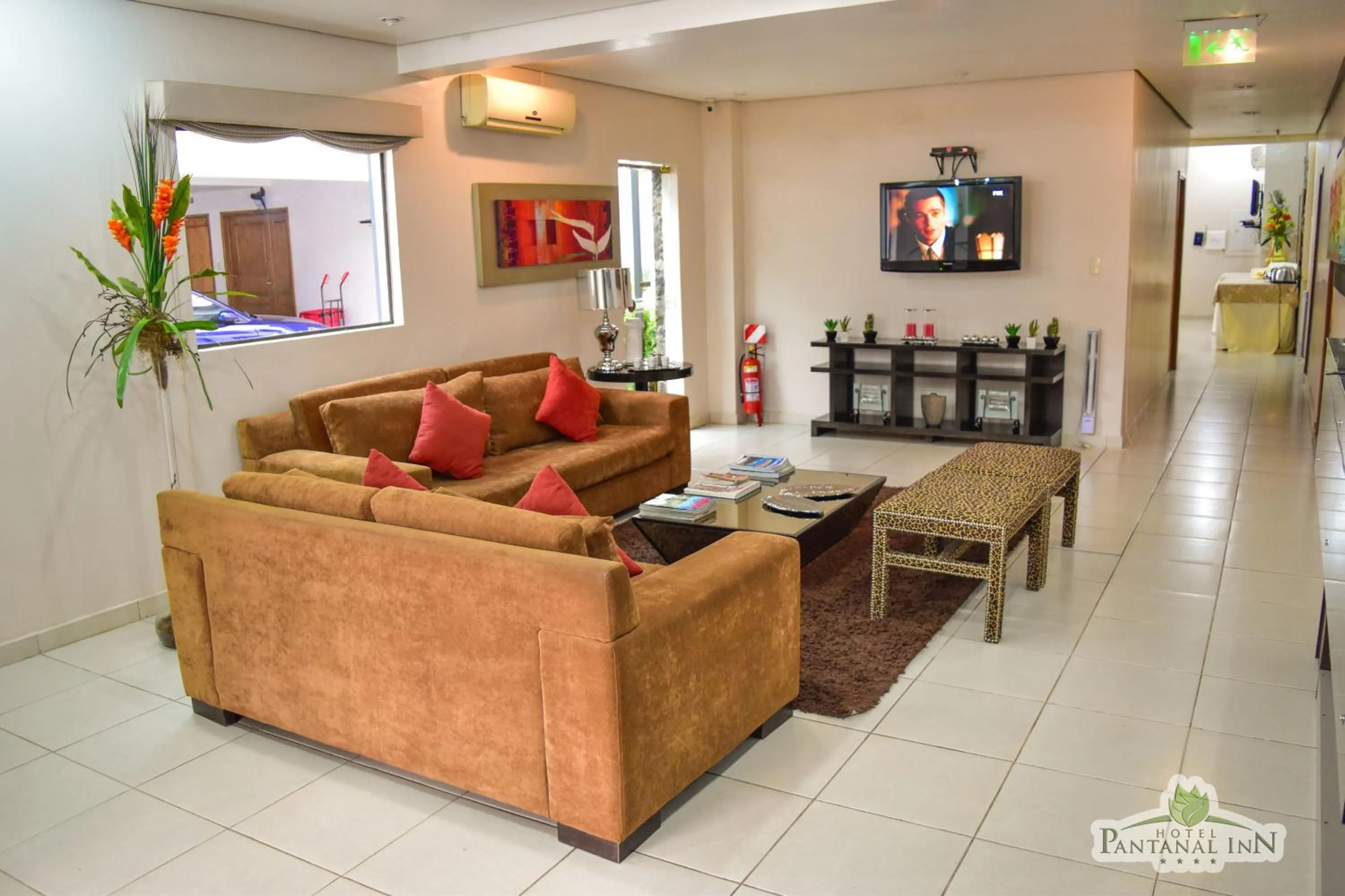 TV and multimedia, Seating Area in Hotel Pantanal Inn
