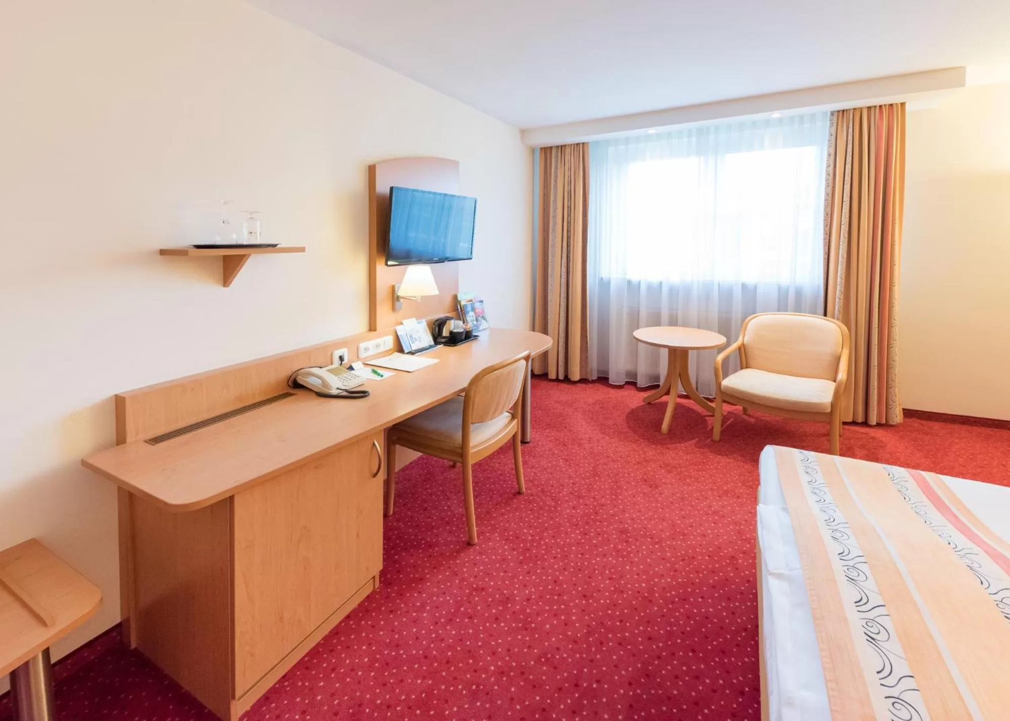 Photo of the whole room, Bed in Hotel Alarun