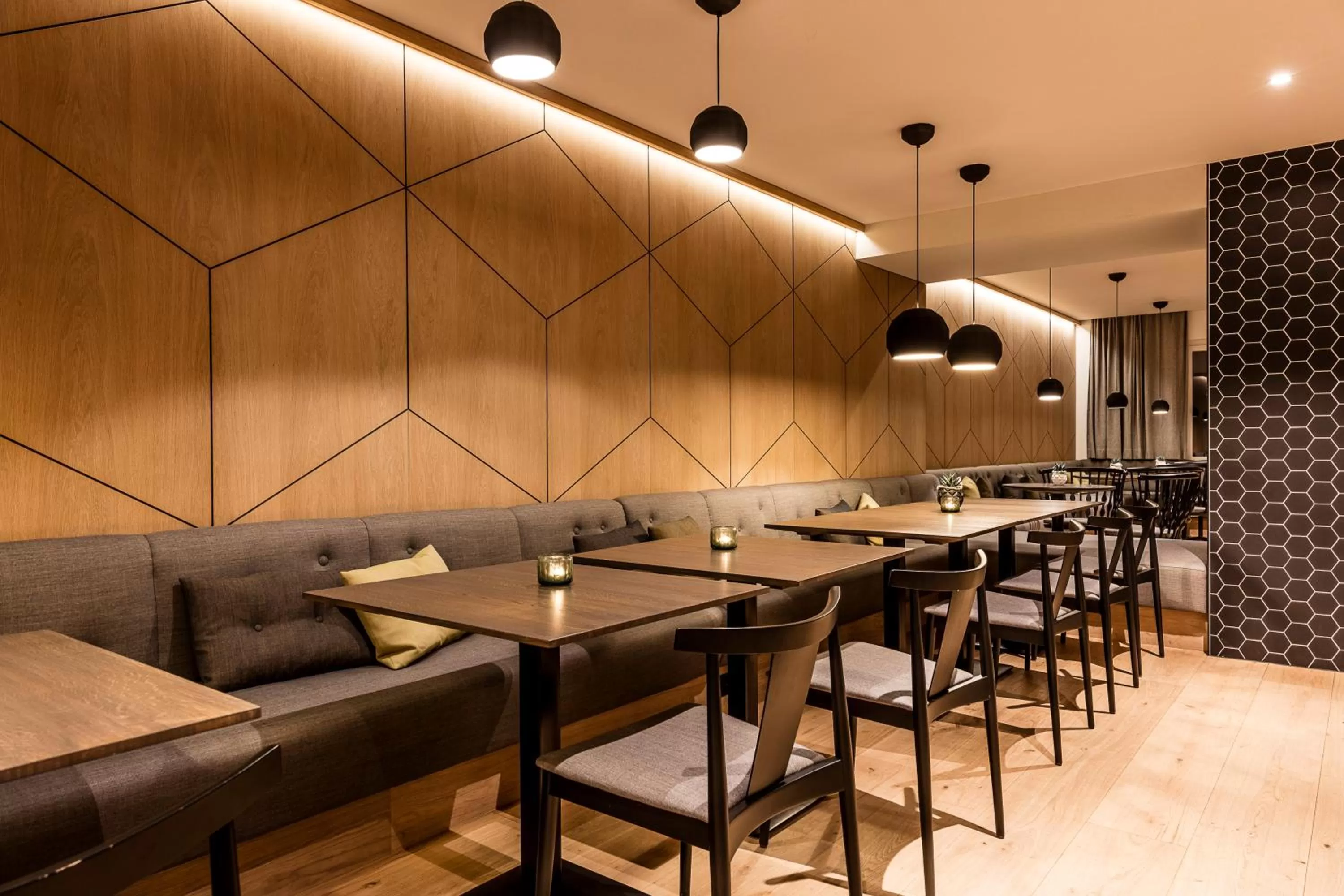 Restaurant/places to eat in Gyger Restaurant Confiserie B&B