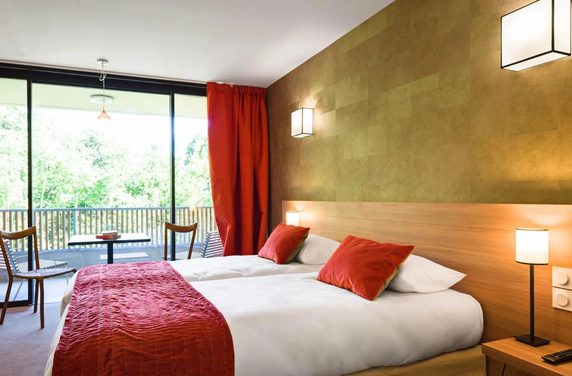 Bed in Moulin de Vernègues Hôtel & Spa