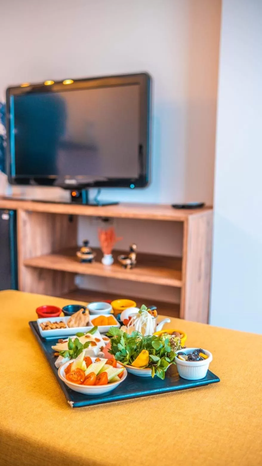 Living room, TV/Entertainment Center in BEETLE HOUSE COFFEE HOTEL